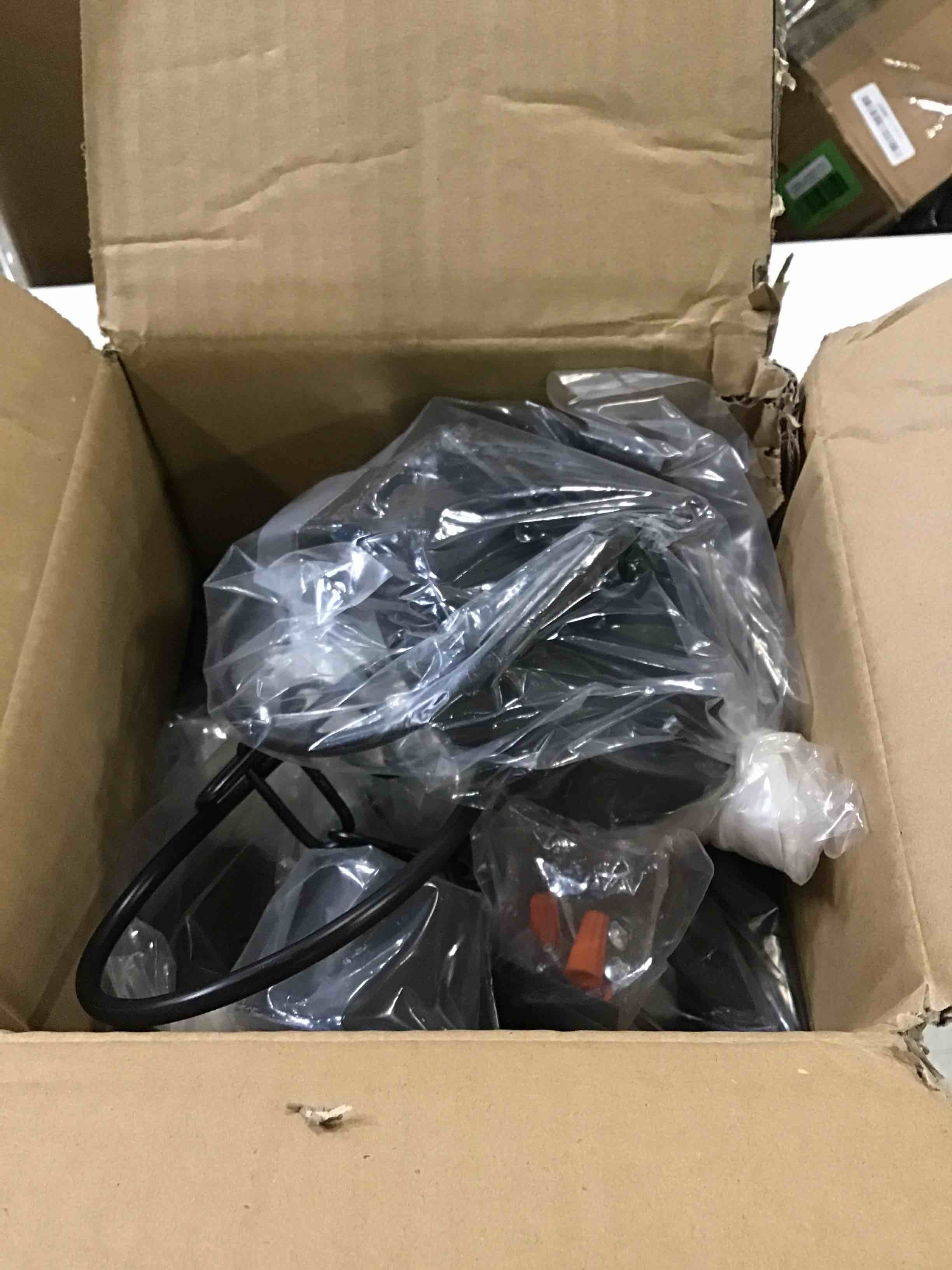 https://s3.amazonaws.com/lotting-images-prod/bidfta/GRN6392160_1716901629566.jpeg
