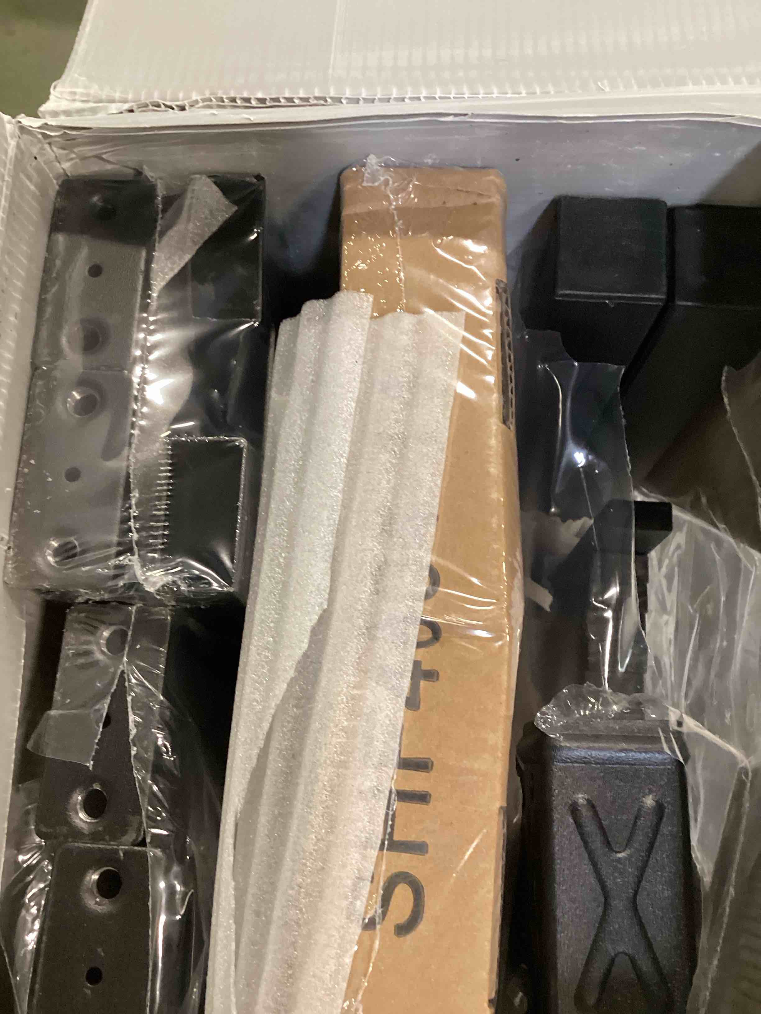 https://s3.amazonaws.com/lotting-images-prod/bidfta/GRN6395026_1716562913816.jpeg