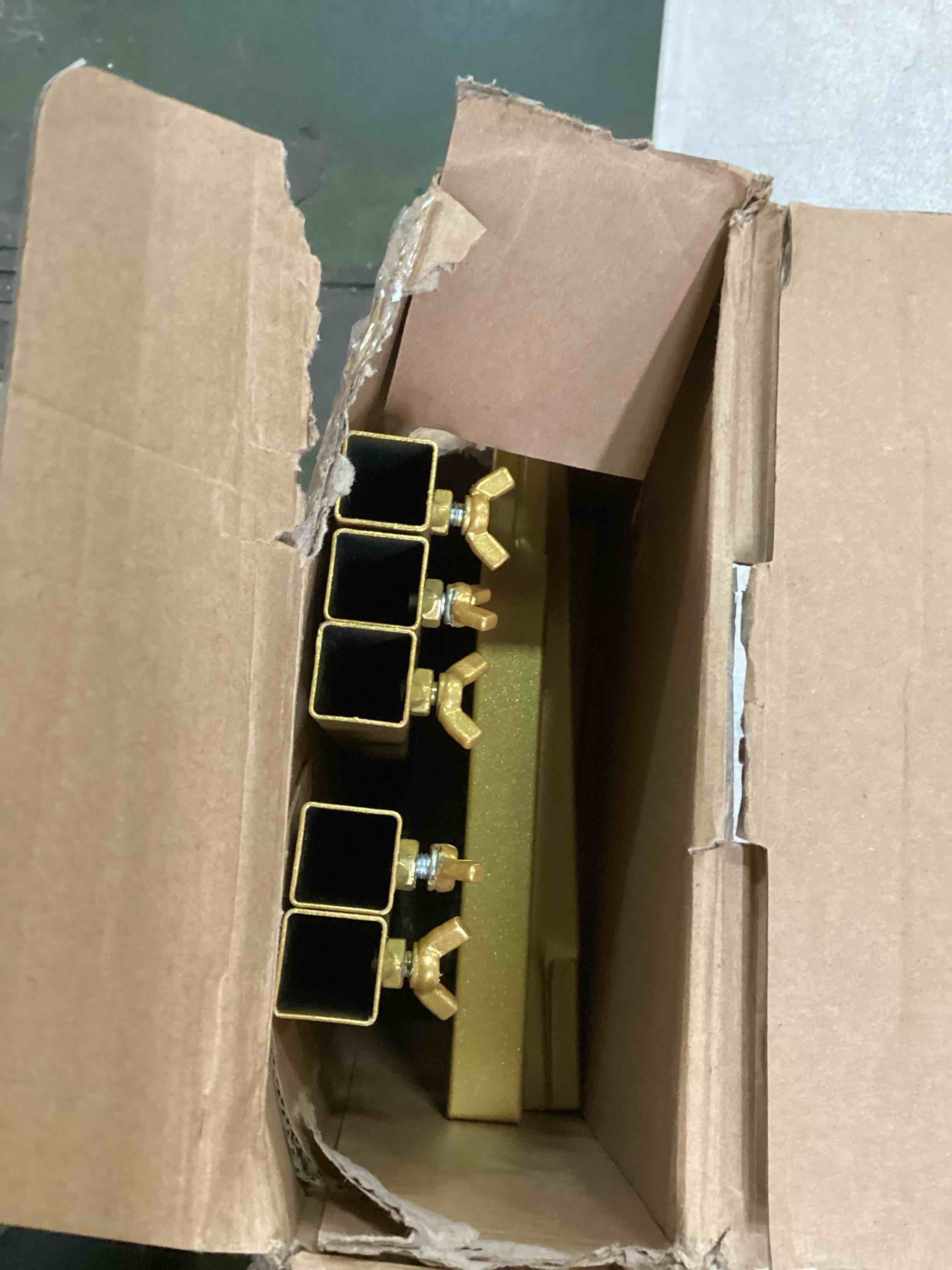 https://s3.amazonaws.com/lotting-images-prod/bidfta/GRN6395193_1716644203684.jpeg