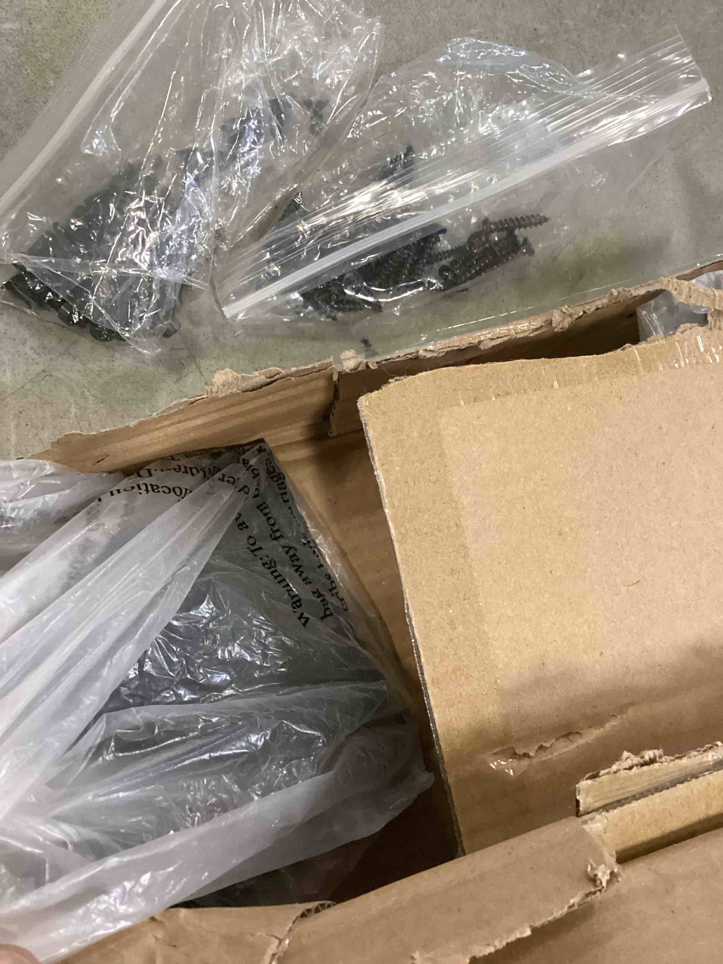 https://s3.amazonaws.com/lotting-images-prod/bidfta/GRN6397726_1717515750081.jpeg