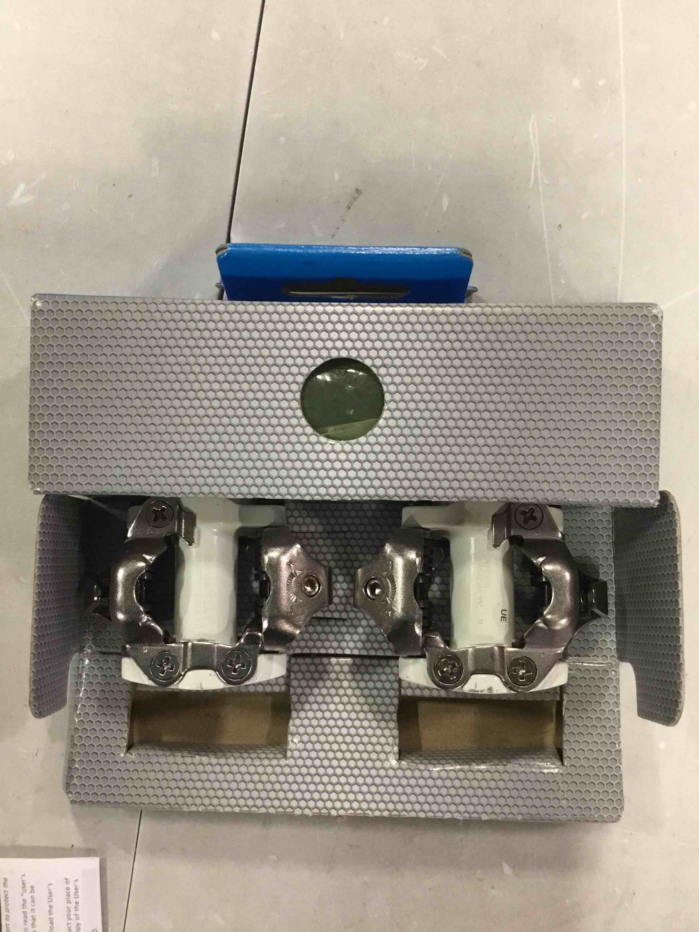 New Shimano PD-M520 Clipless Mountain Bike MTB/Road Pedal Set SPD Cleats - Black