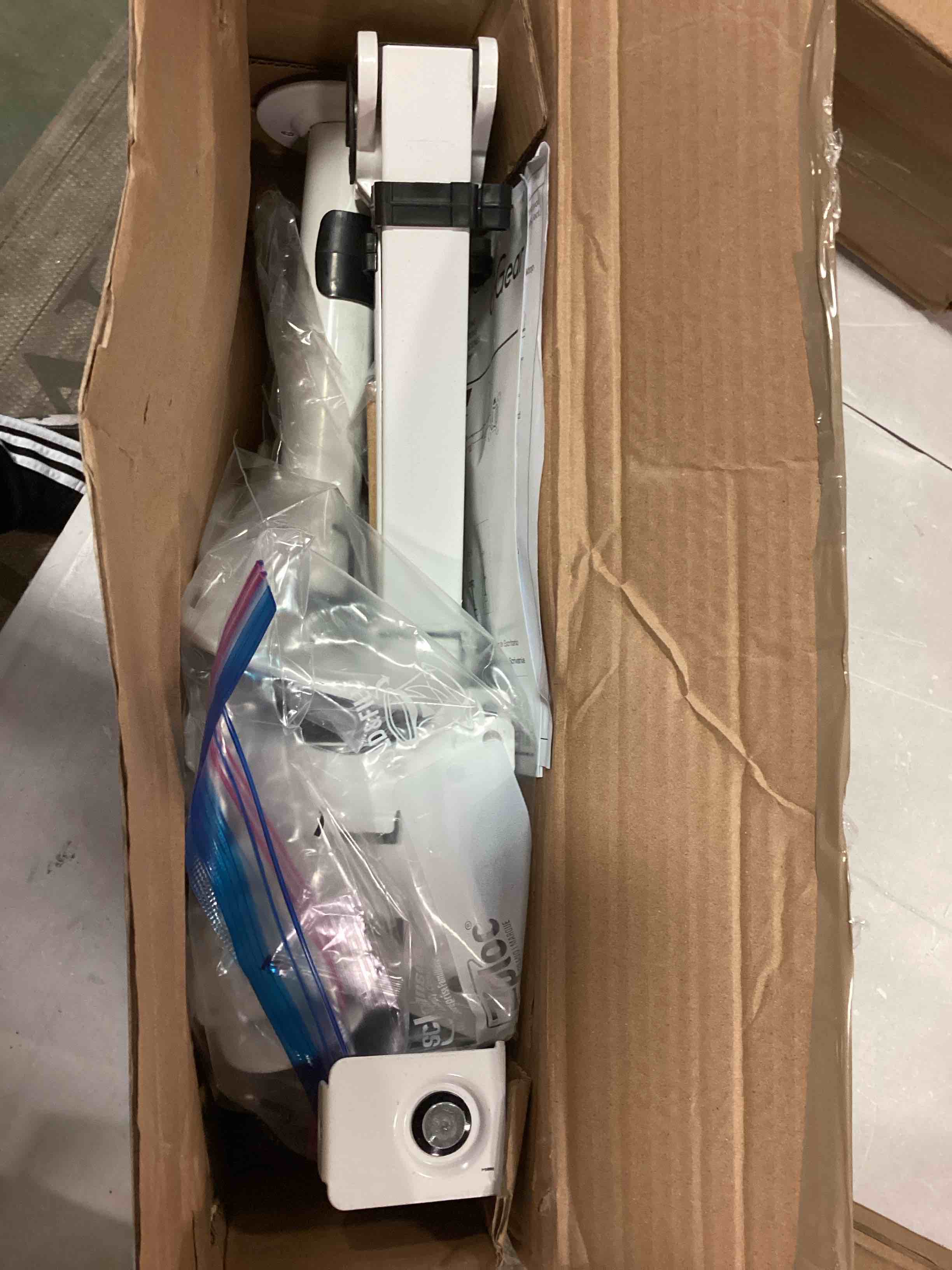 https://s3.amazonaws.com/lotting-images-prod/bidfta/GRN6399156_1717342972635.jpeg