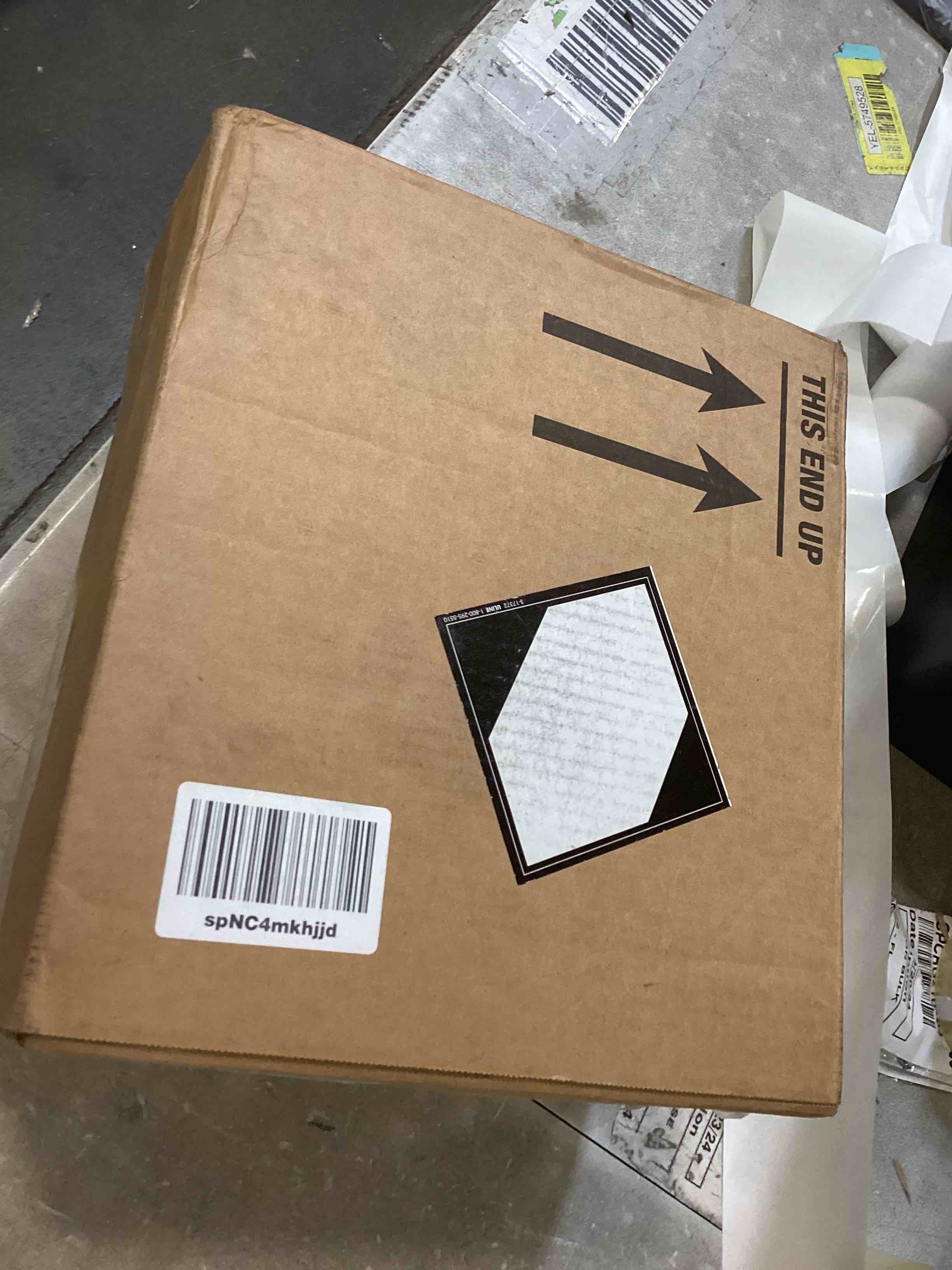 https://s3.amazonaws.com/lotting-images-prod/bidfta/GRN6399580_1716564454601.jpeg