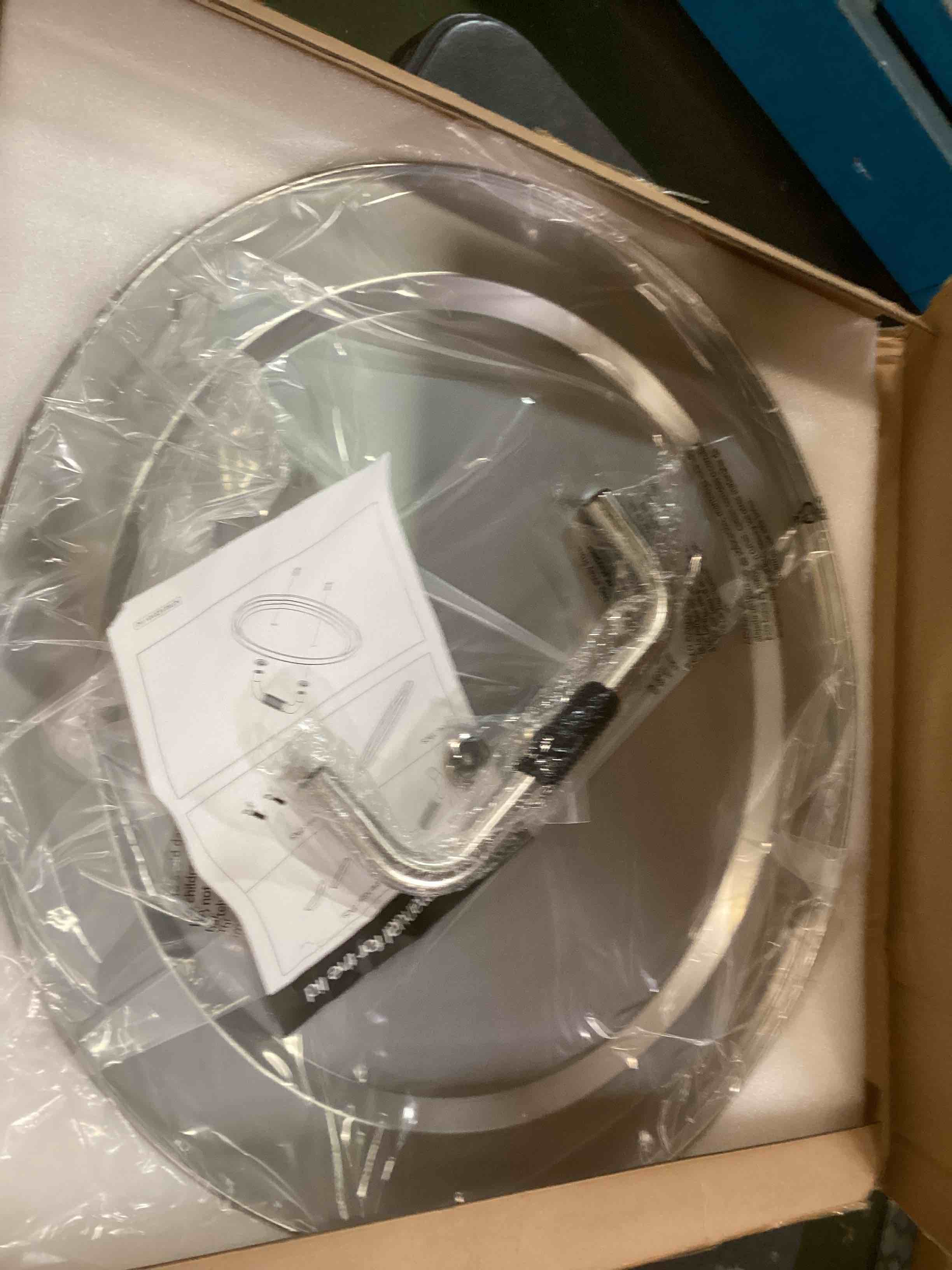 https://s3.amazonaws.com/lotting-images-prod/bidfta/GRN6399758_1716901079432.jpeg