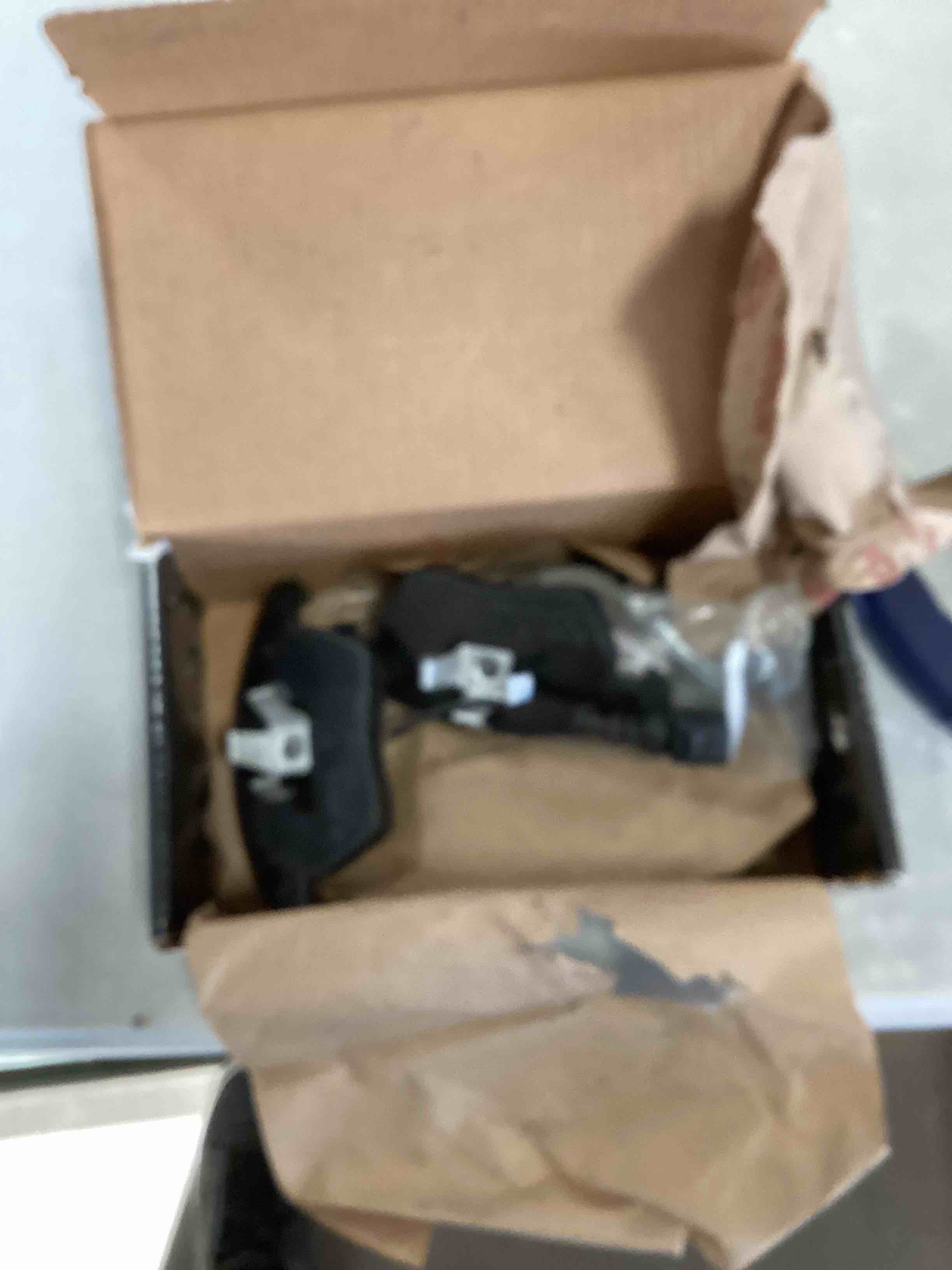 https://s3.amazonaws.com/lotting-images-prod/bidfta/GRN6402013_1717157140160.jpeg