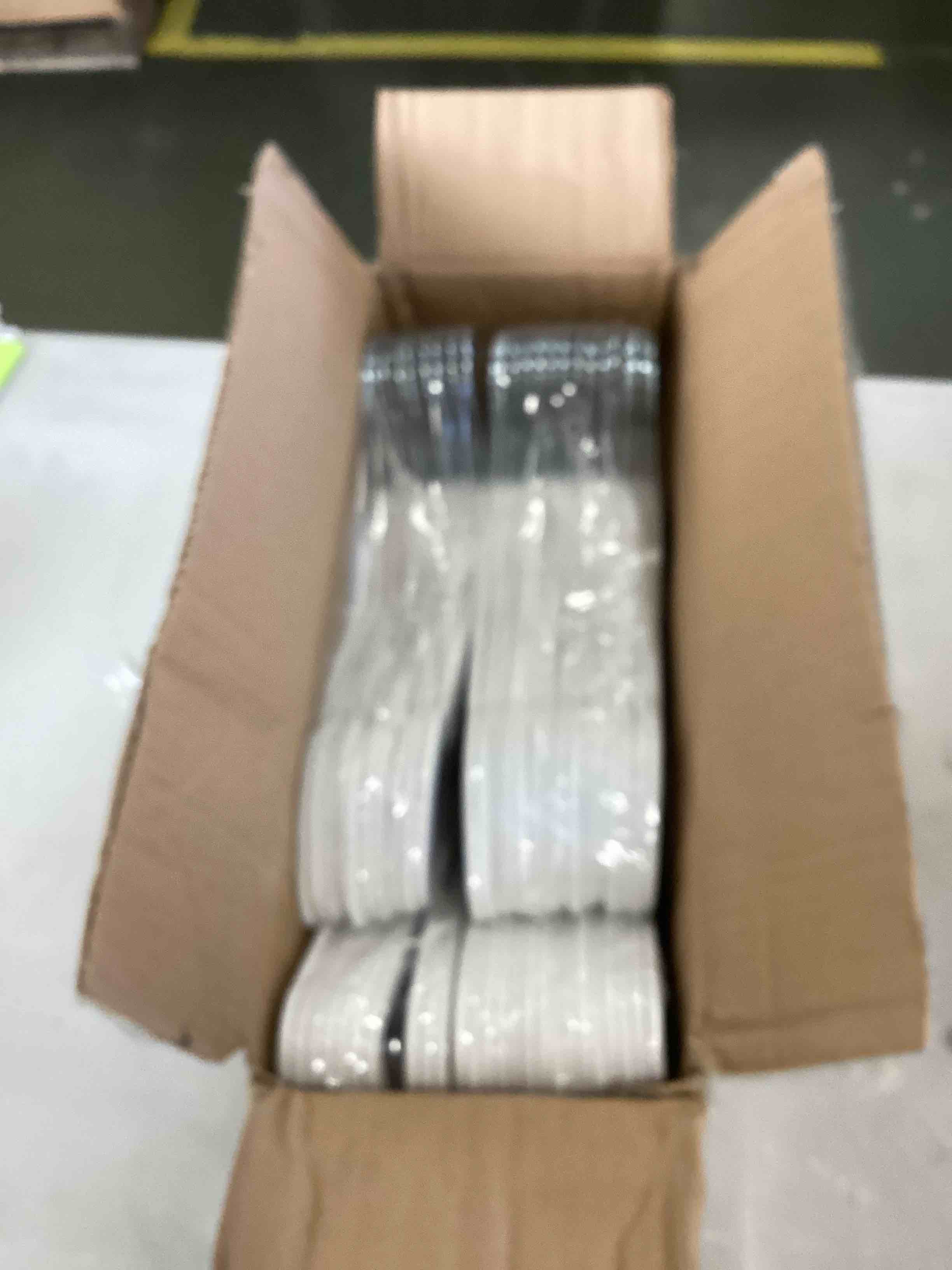 https://s3.amazonaws.com/lotting-images-prod/bidfta/GRN6402024_1717158133171.jpeg