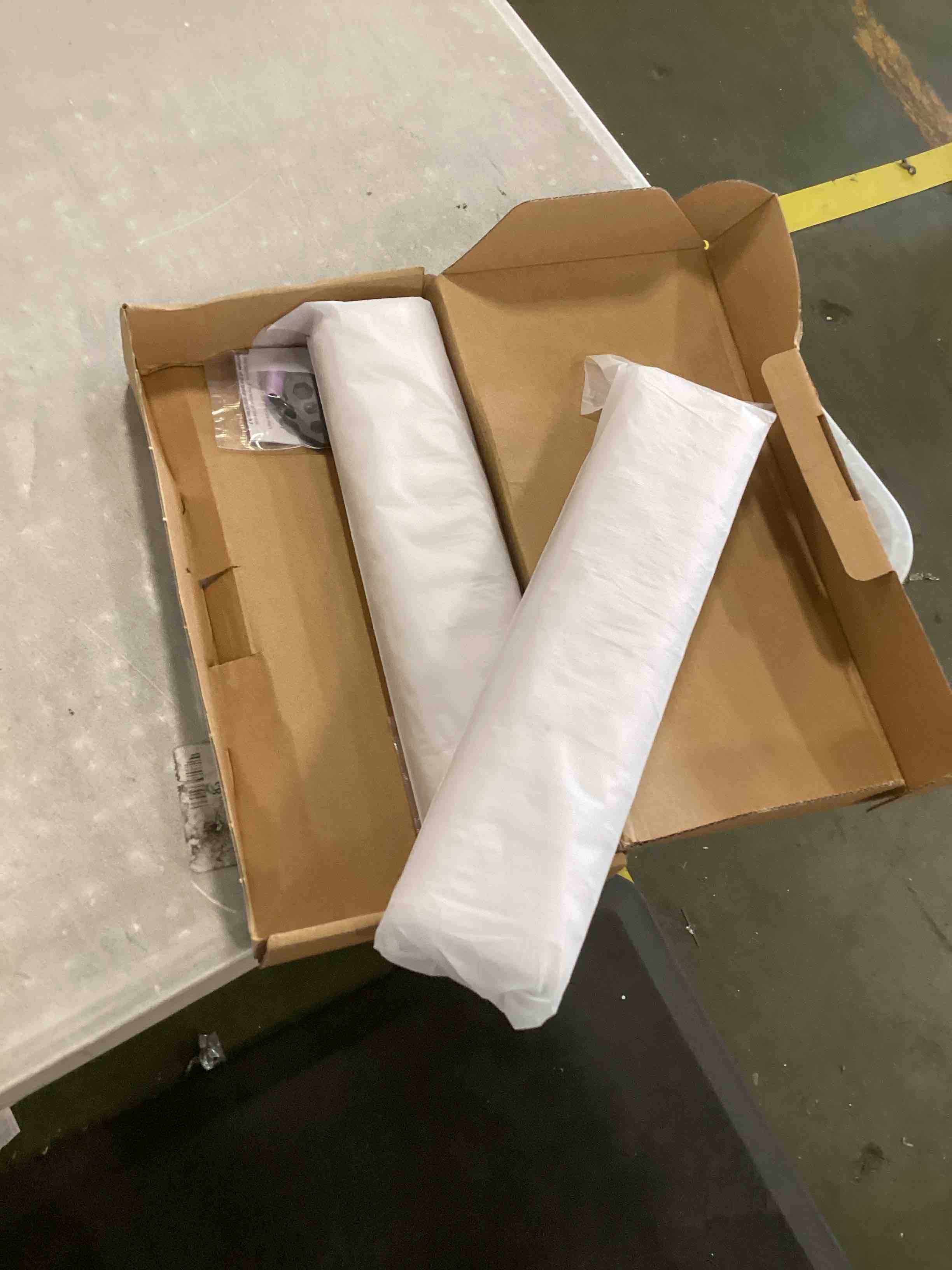 https://s3.amazonaws.com/lotting-images-prod/bidfta/GRN6403253_1717608314508.jpeg