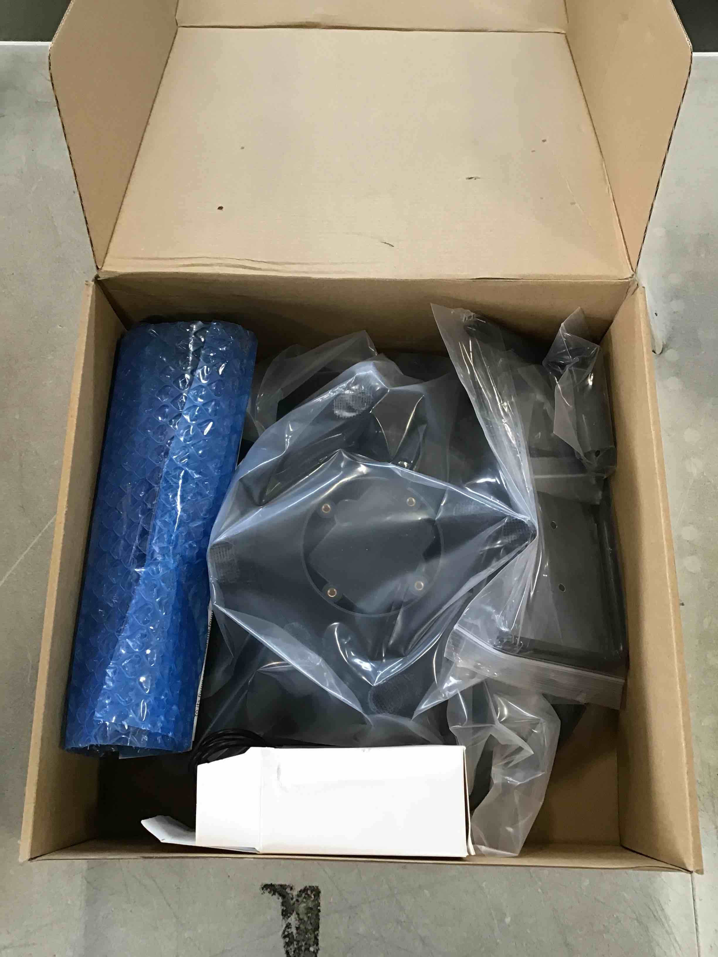 https://s3.amazonaws.com/lotting-images-prod/bidfta/GRN6404570_1719344003065.jpeg