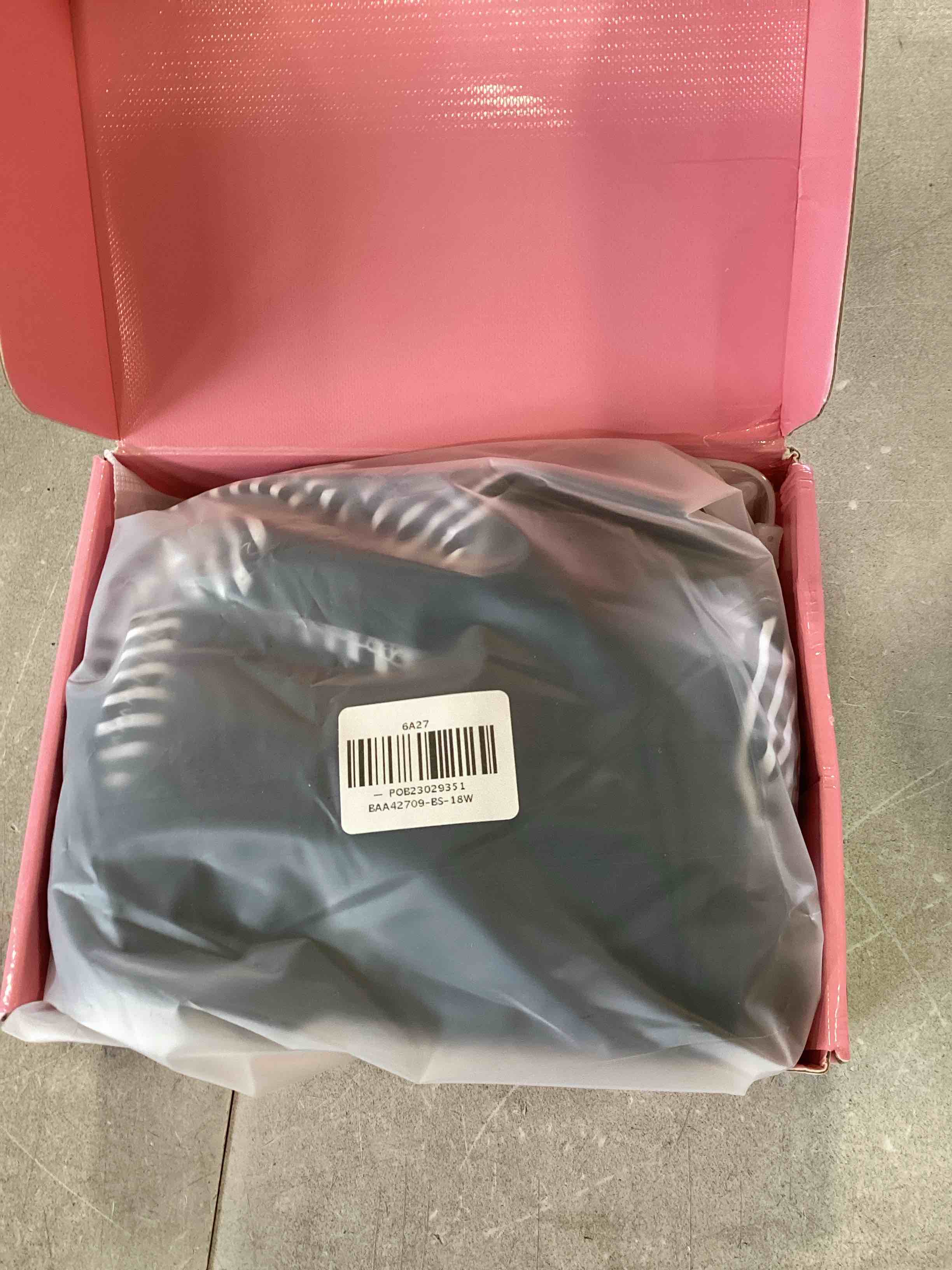https://s3.amazonaws.com/lotting-images-prod/bidfta/GRN6405014_1719605077700.jpeg