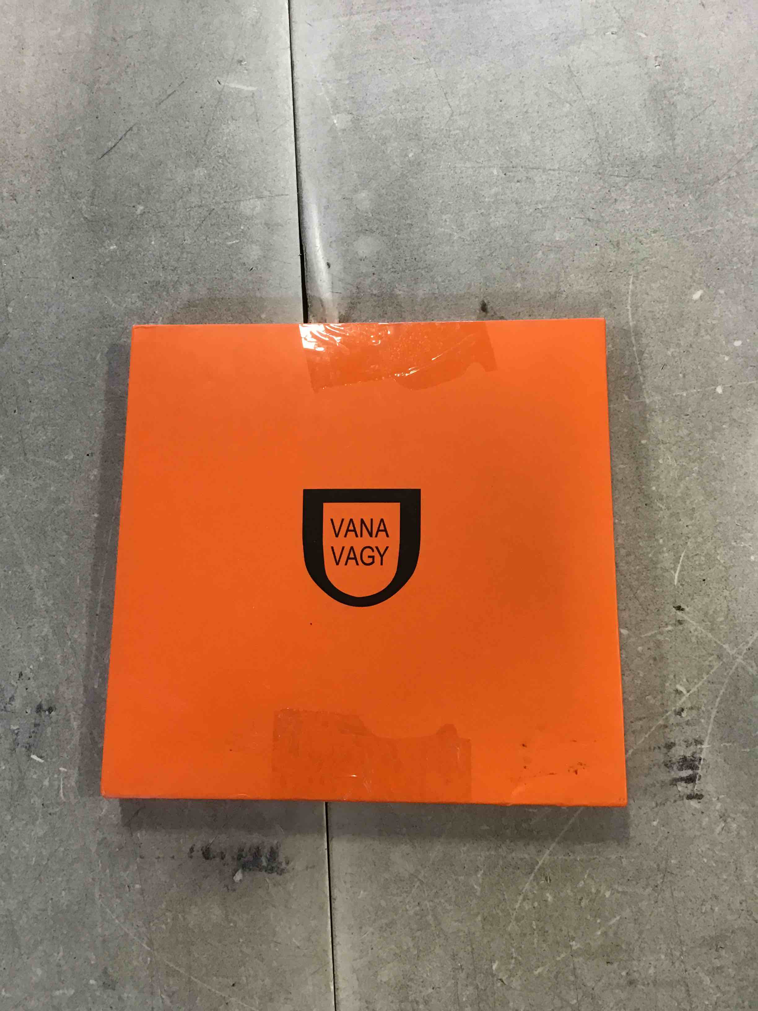 https://s3.amazonaws.com/lotting-images-prod/bidfta/GRN6405250_1719859825609.jpeg