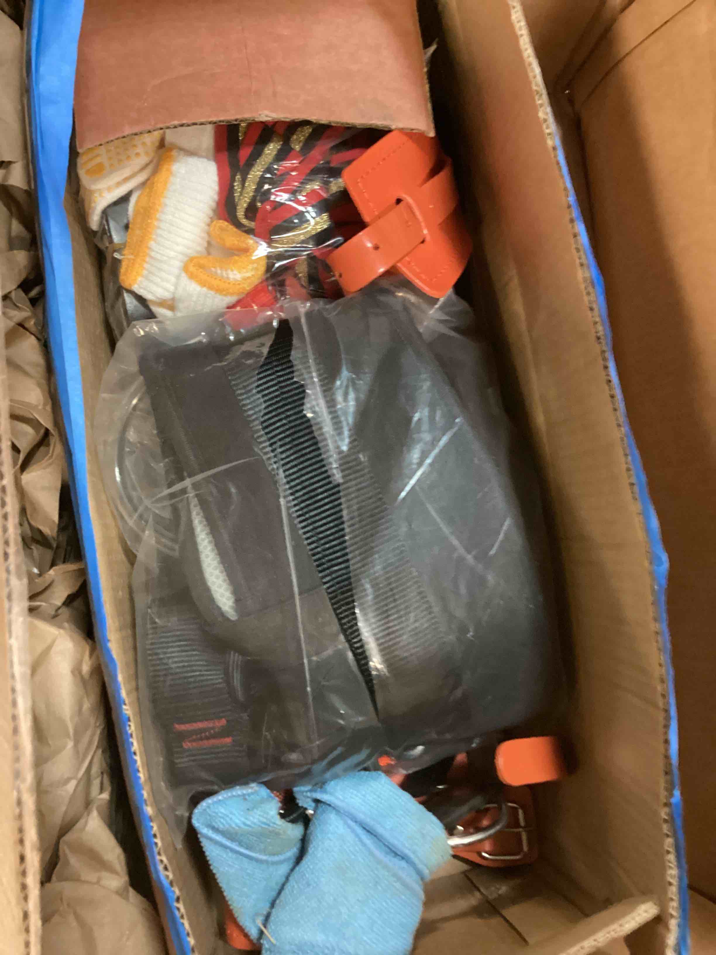 https://s3.amazonaws.com/lotting-images-prod/bidfta/GRN6407479_1718378423988.jpeg