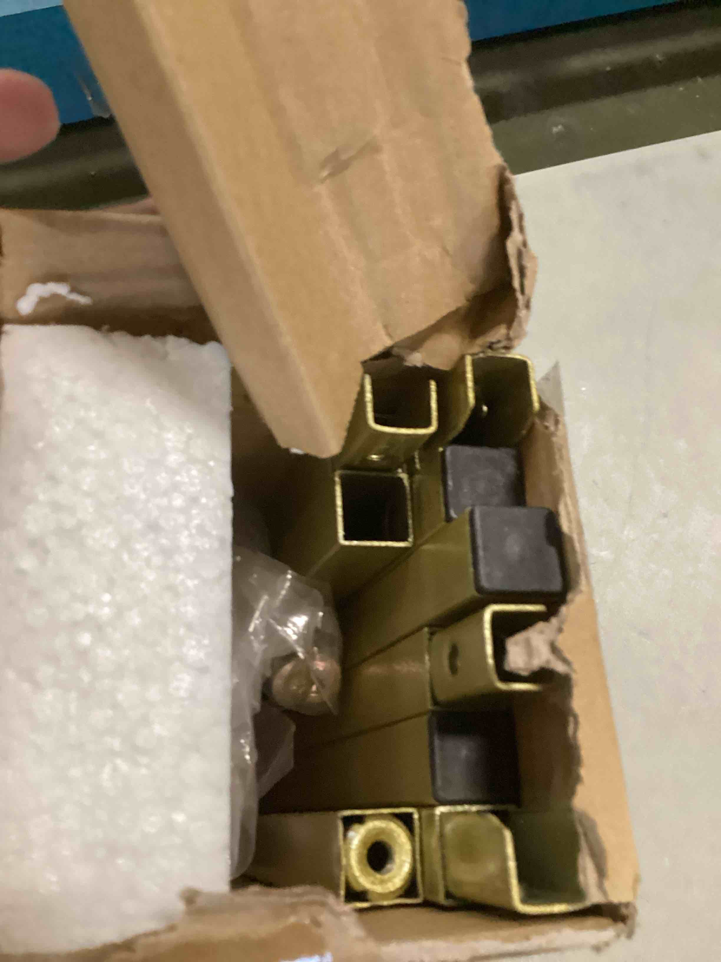 https://s3.amazonaws.com/lotting-images-prod/bidfta/GRN6408712_1717785618619.jpeg