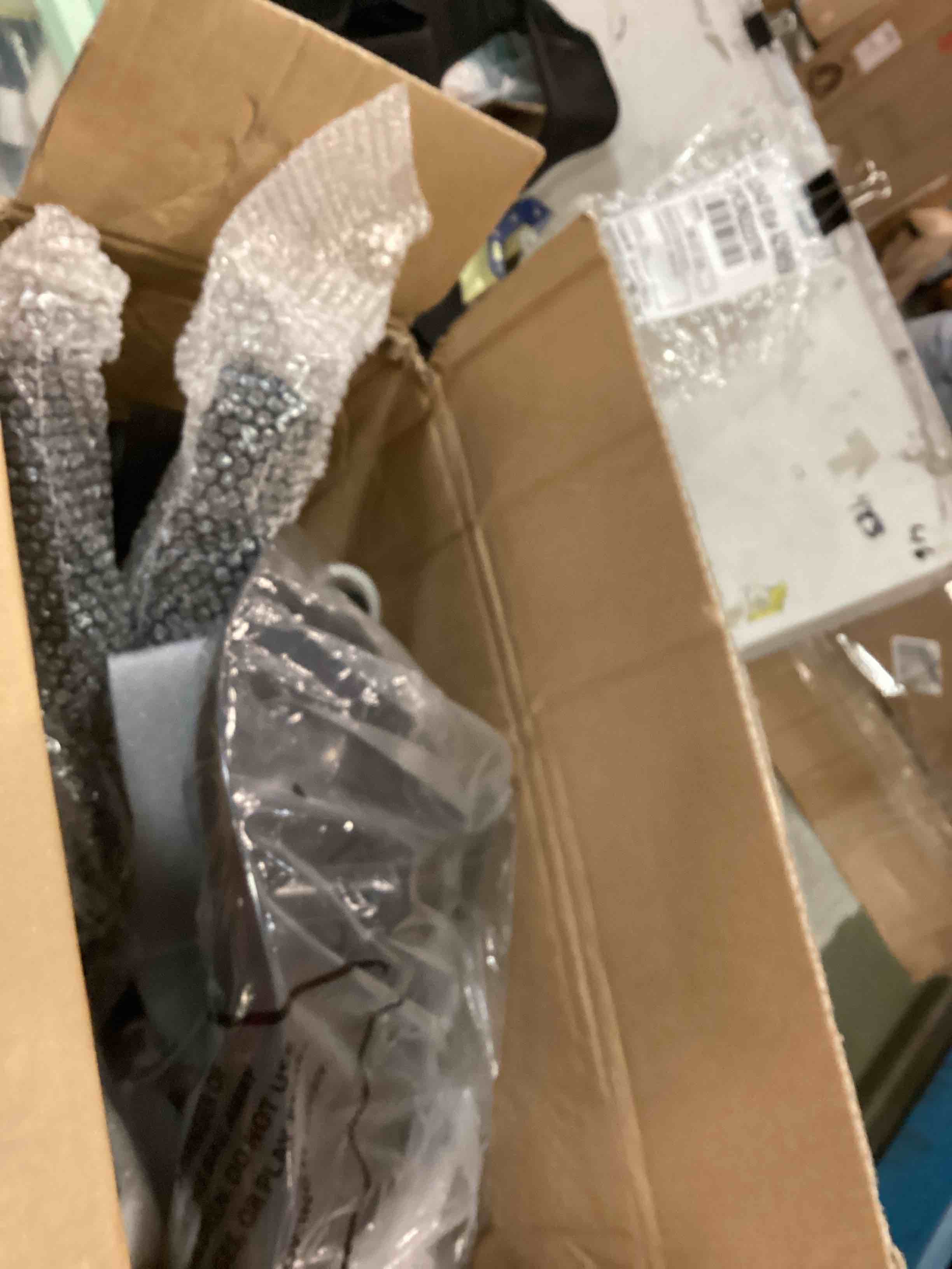 https://s3.amazonaws.com/lotting-images-prod/bidfta/GRN6409748_1720067085113.jpeg