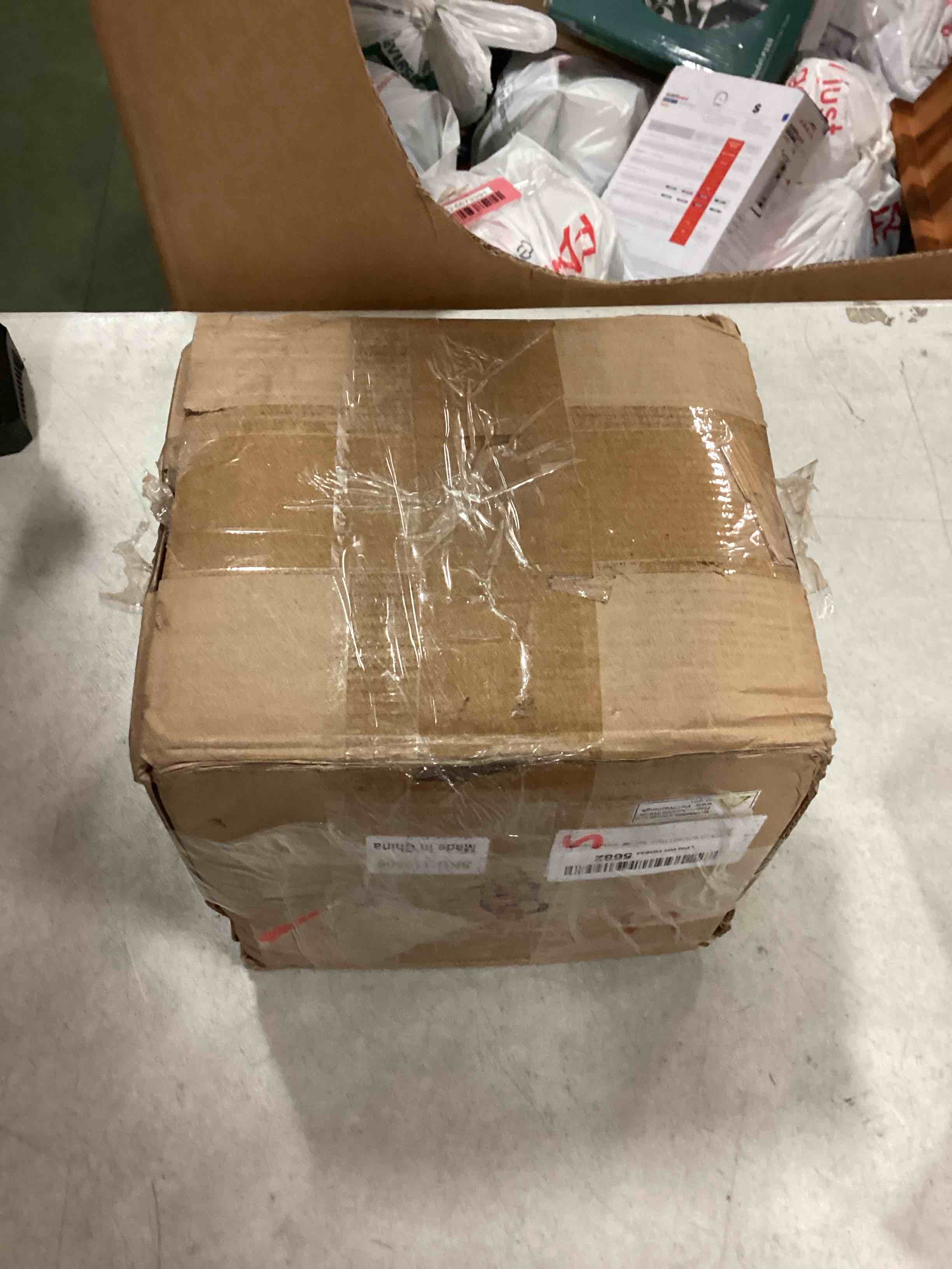 https://s3.amazonaws.com/lotting-images-prod/bidfta/GRN6412021_1722862455297.jpeg
