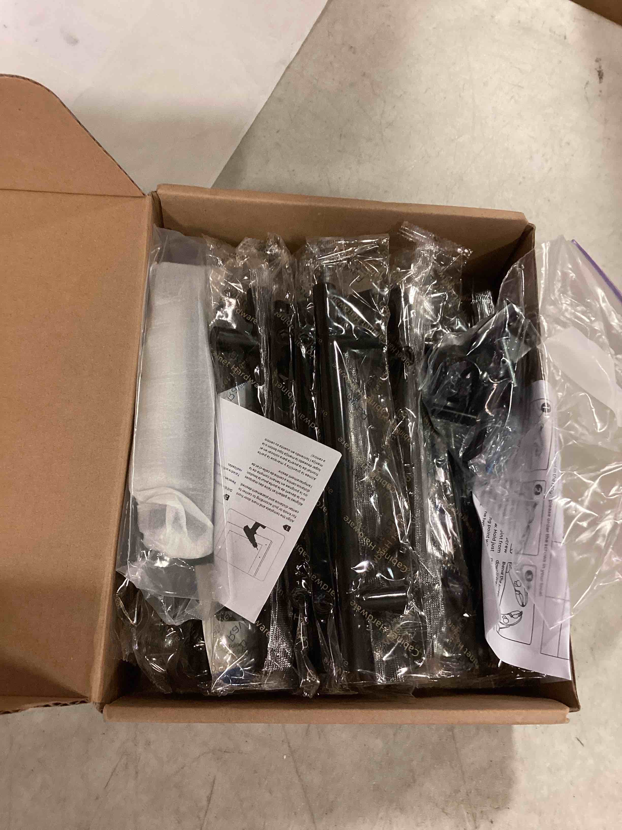 https://s3.amazonaws.com/lotting-images-prod/bidfta/GRN6412093_1722876459470.jpeg