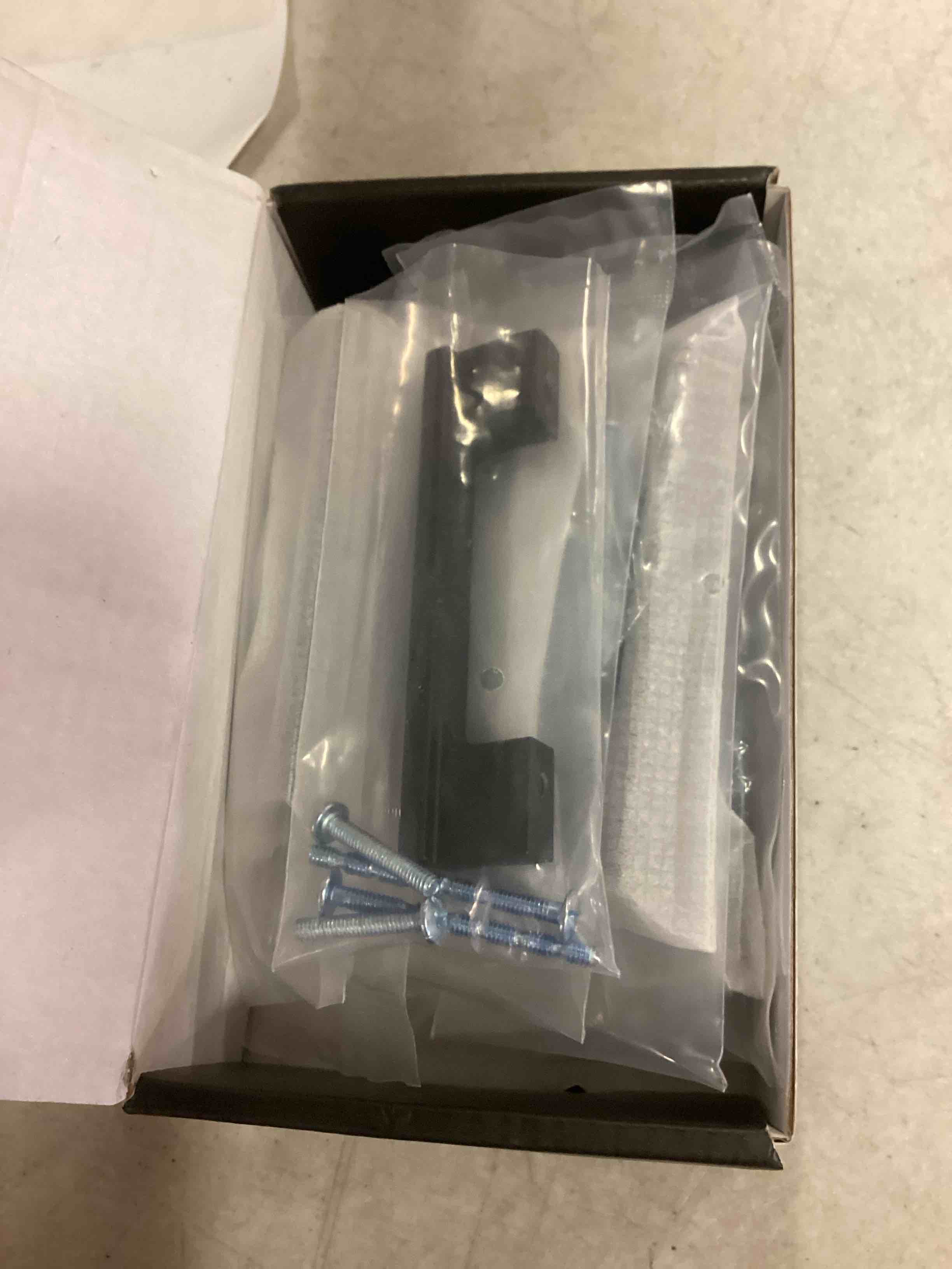 https://s3.amazonaws.com/lotting-images-prod/bidfta/GRN6412103_1722877326953.jpeg