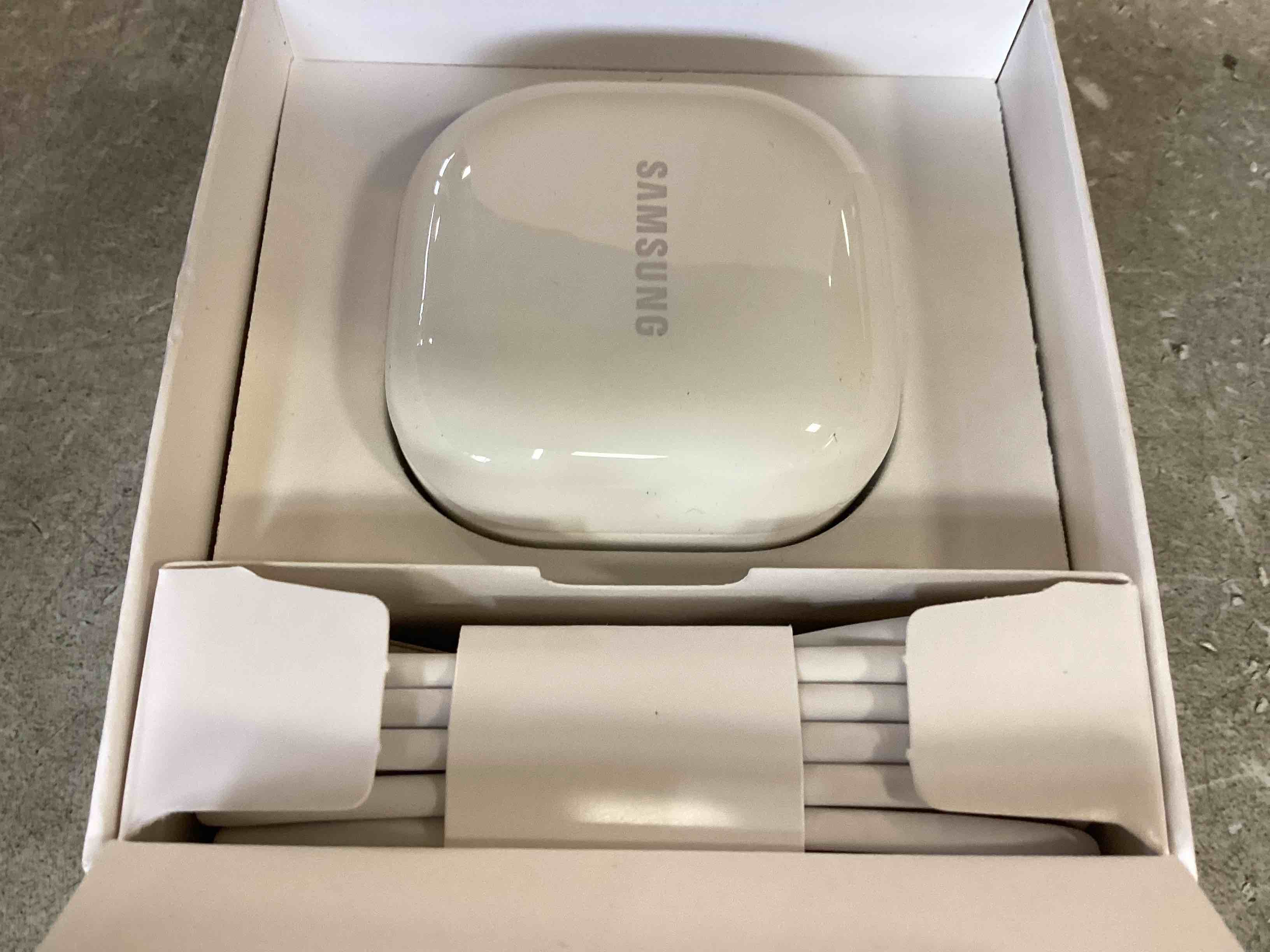 https://s3.amazonaws.com/lotting-images-prod/bidfta/GRN6415627_1719412169084.jpeg