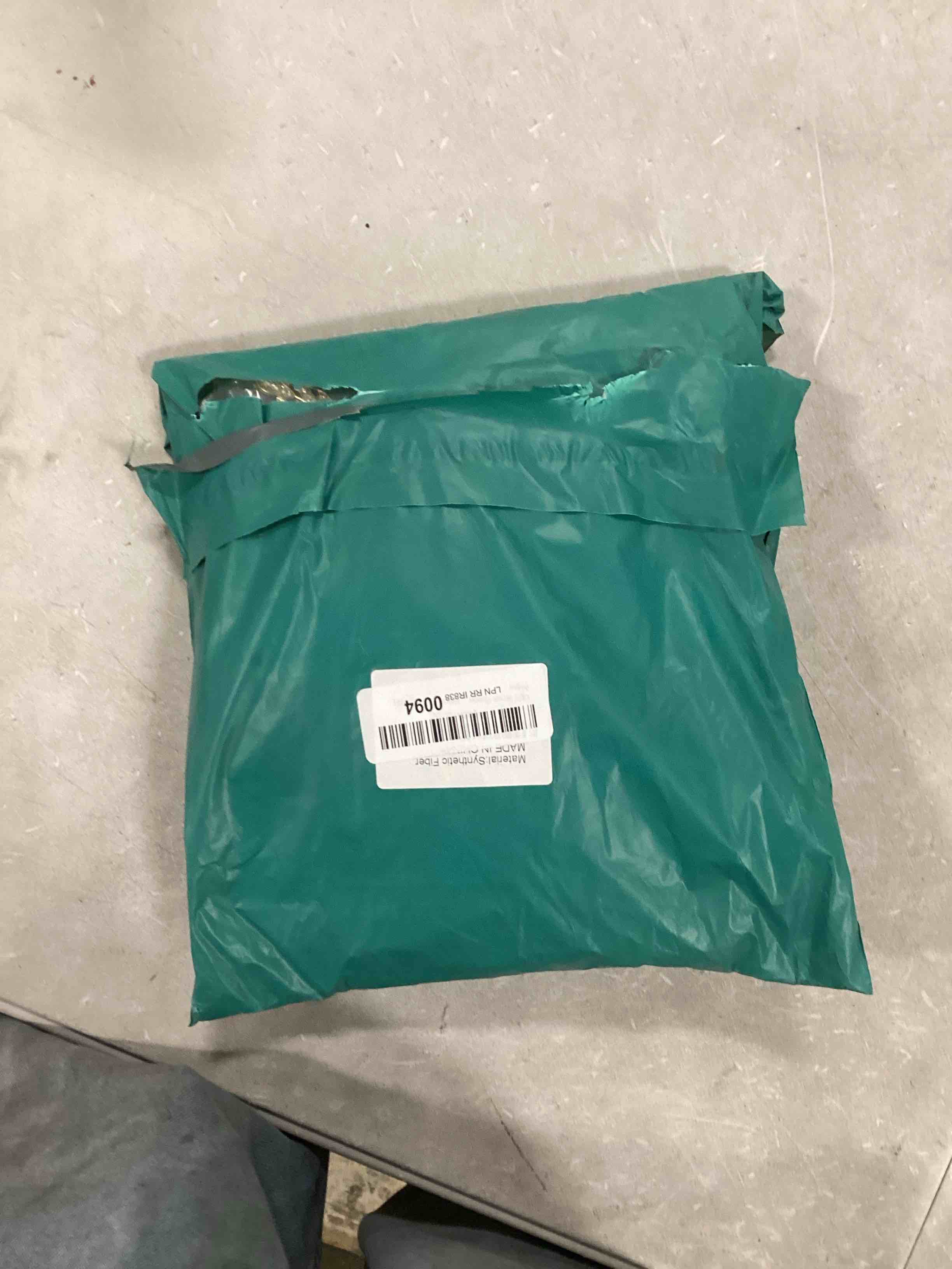 https://s3.amazonaws.com/lotting-images-prod/bidfta/GRN6425751_1718246211475.jpeg