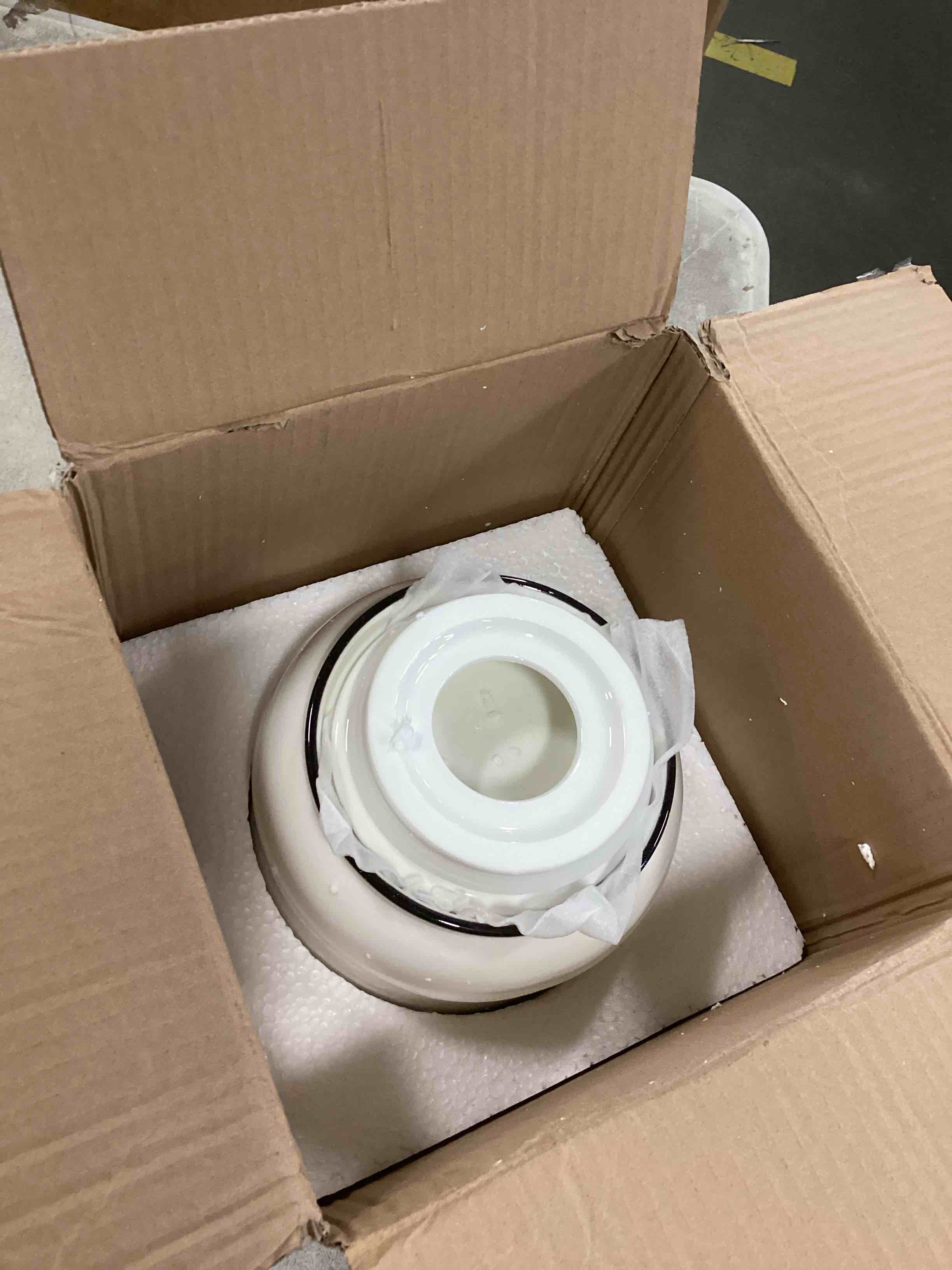 https://s3.amazonaws.com/lotting-images-prod/bidfta/GRN6426445_1718042858110.jpeg