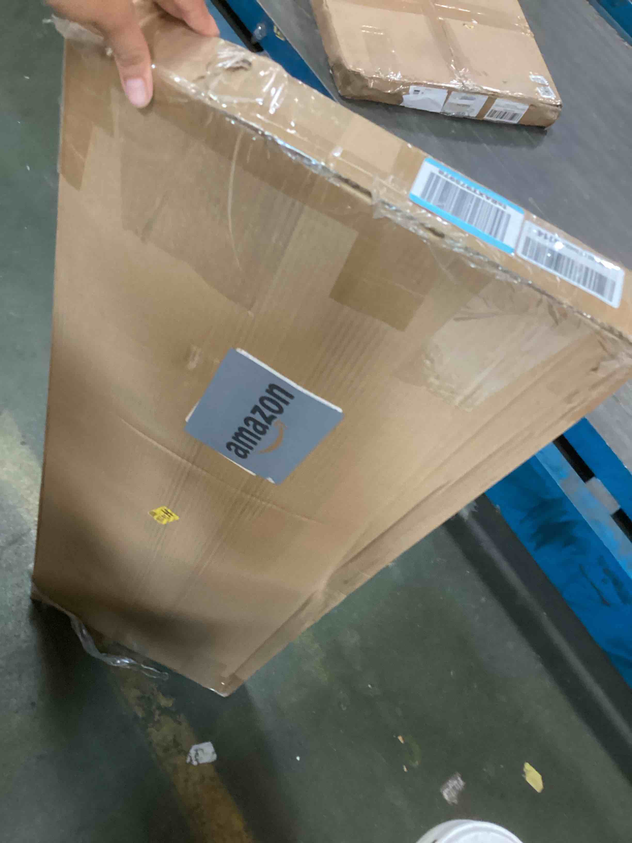 https://s3.amazonaws.com/lotting-images-prod/bidfta/GRN6427063_1718280198395.jpeg