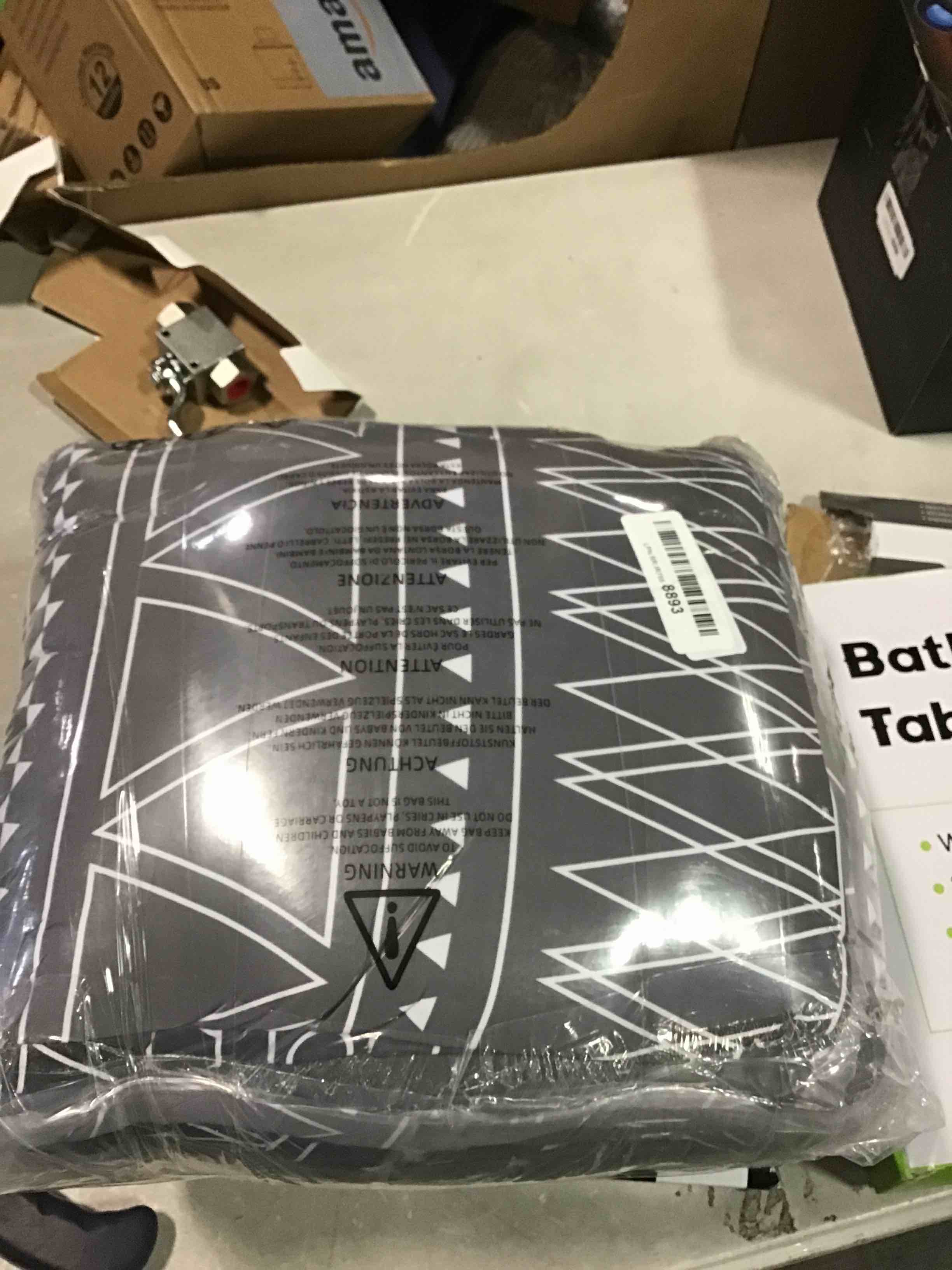 https://s3.amazonaws.com/lotting-images-prod/bidfta/GRN6428725_1717074333068.jpeg