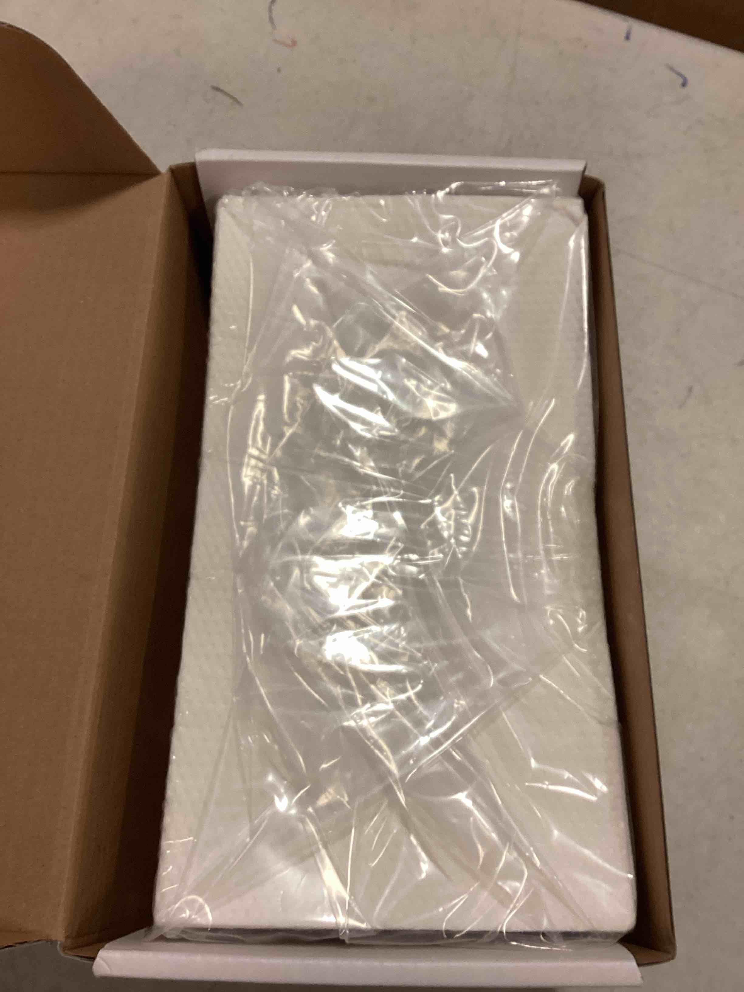 https://s3.amazonaws.com/lotting-images-prod/bidfta/GRN6434952_1717766925733.jpeg