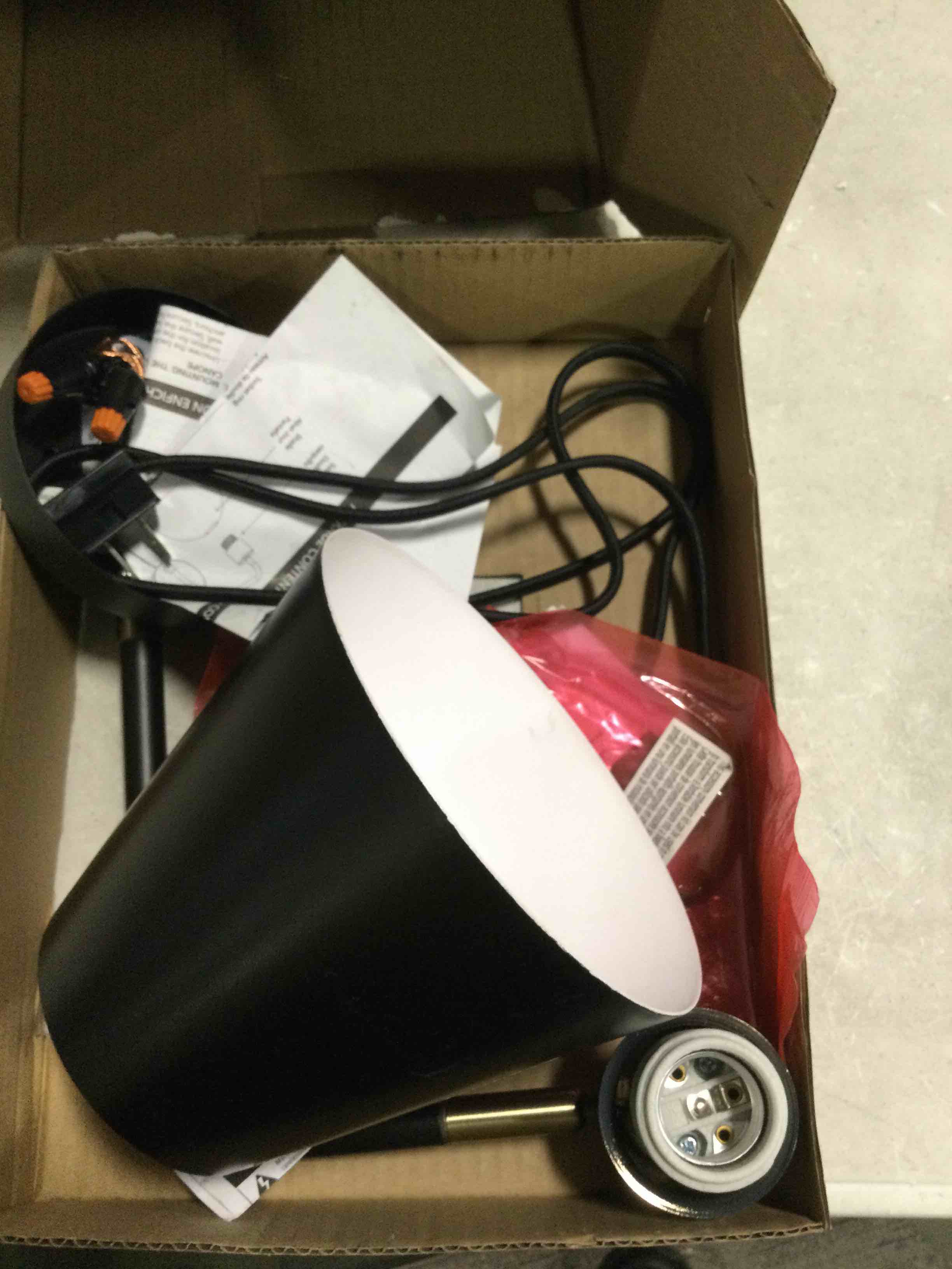 https://s3.amazonaws.com/lotting-images-prod/bidfta/GRN6437554_1717445555898.jpeg