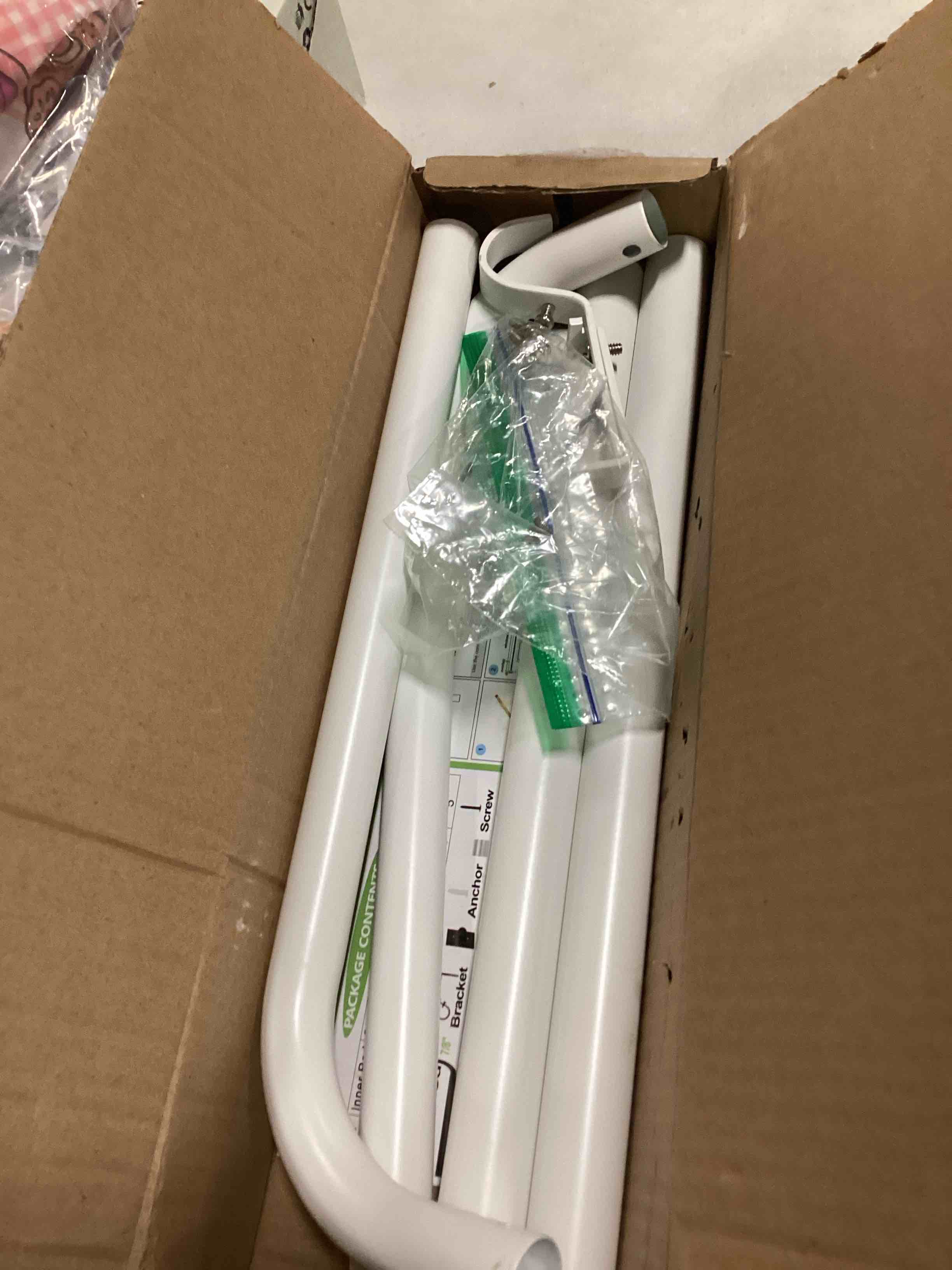 https://s3.amazonaws.com/lotting-images-prod/bidfta/GRN6437616_1717504716868.jpeg