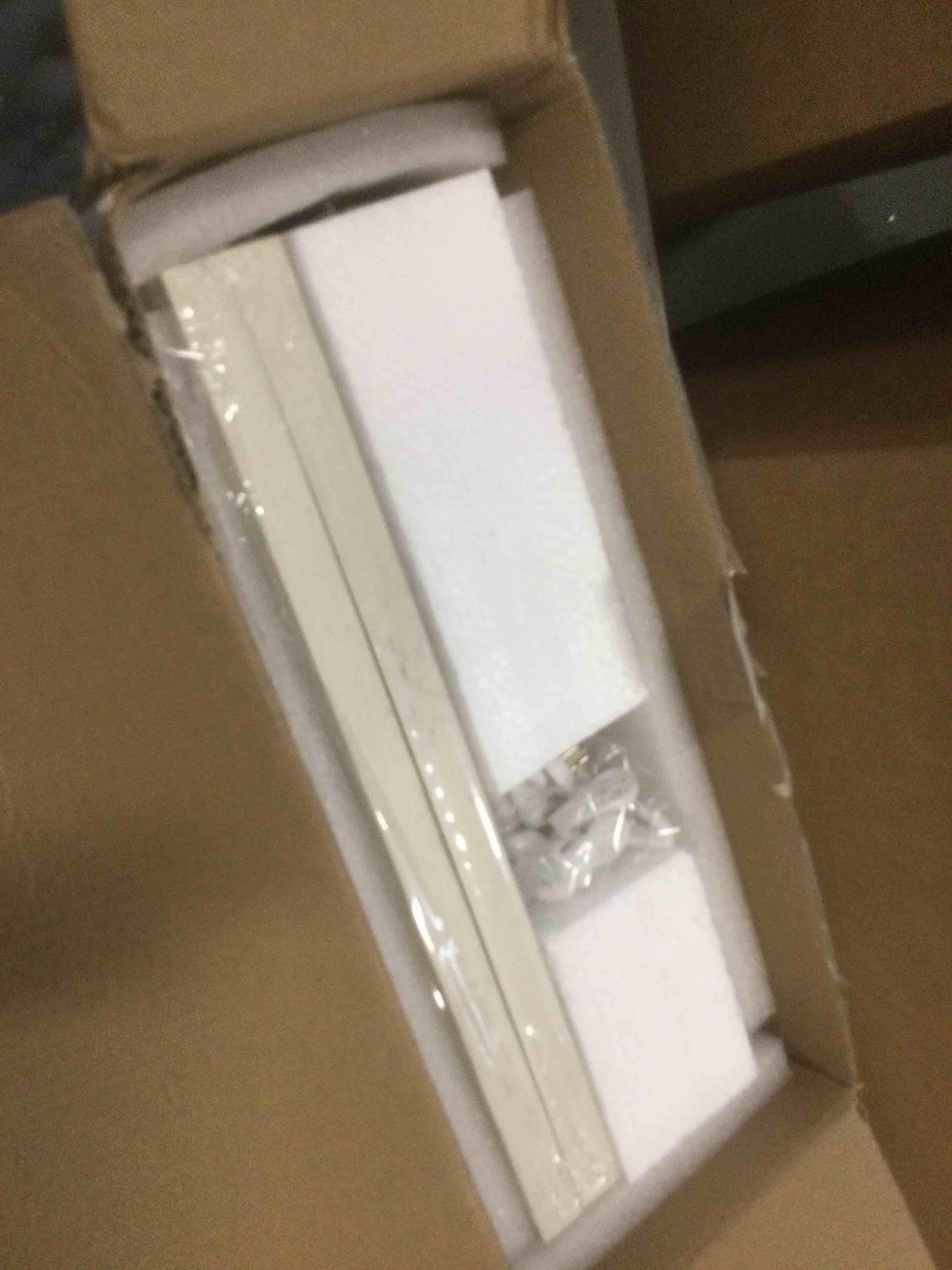 https://s3.amazonaws.com/lotting-images-prod/bidfta/GRN6439190_1717860450663.jpeg