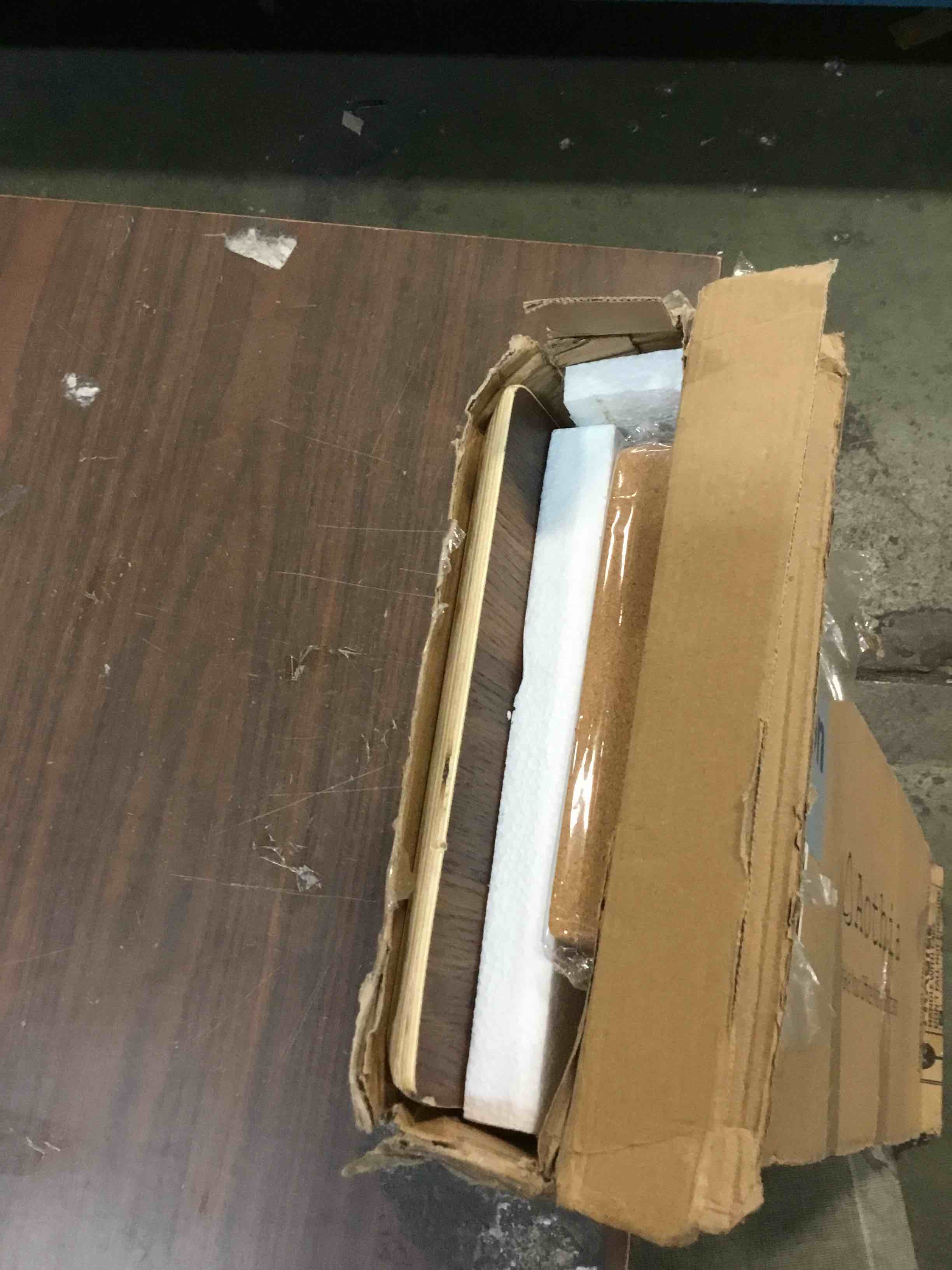 https://s3.amazonaws.com/lotting-images-prod/bidfta/GRN6440023_1716896256524.jpeg
