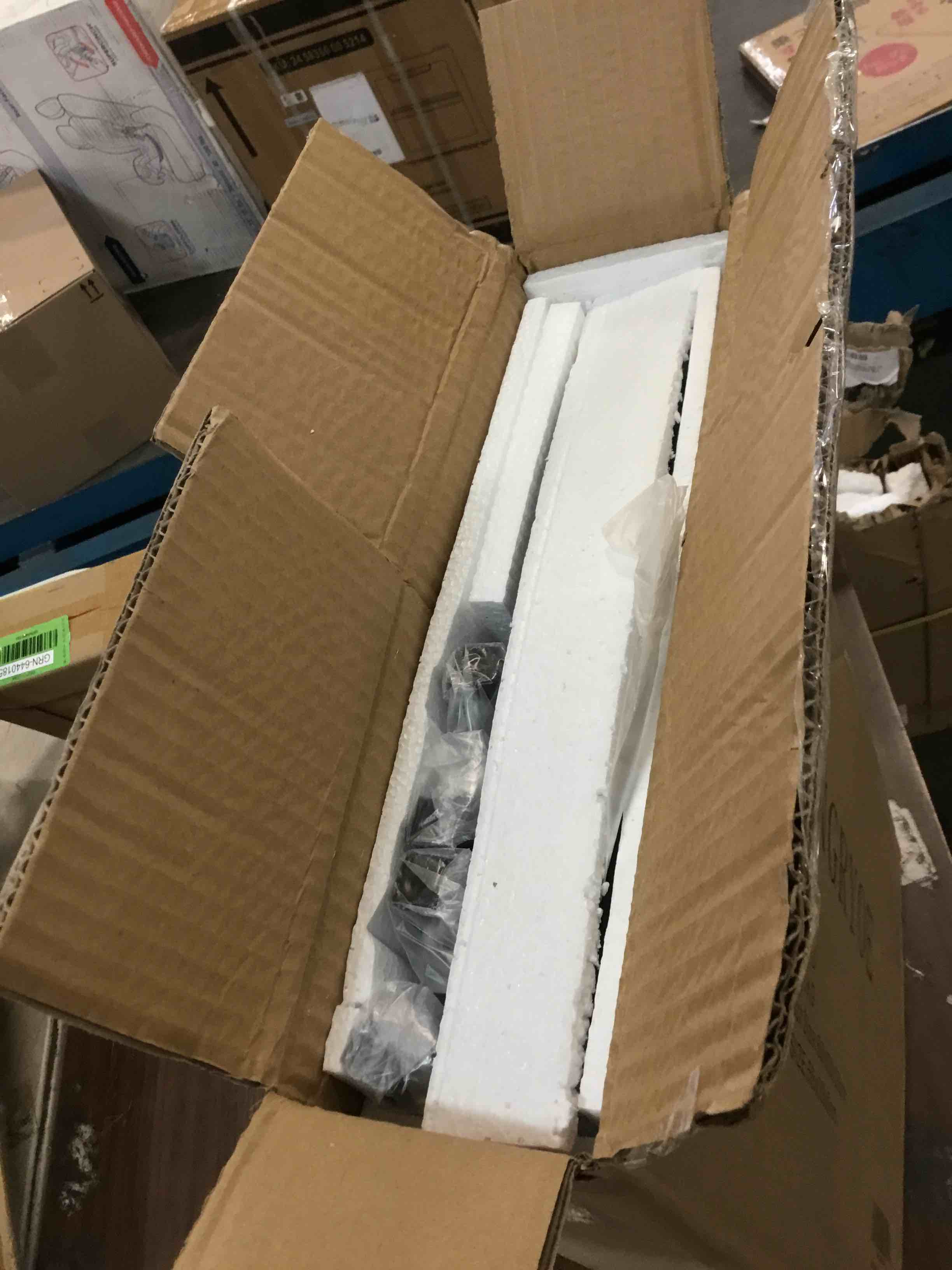 https://s3.amazonaws.com/lotting-images-prod/bidfta/GRN6440188_1716918648031.jpeg