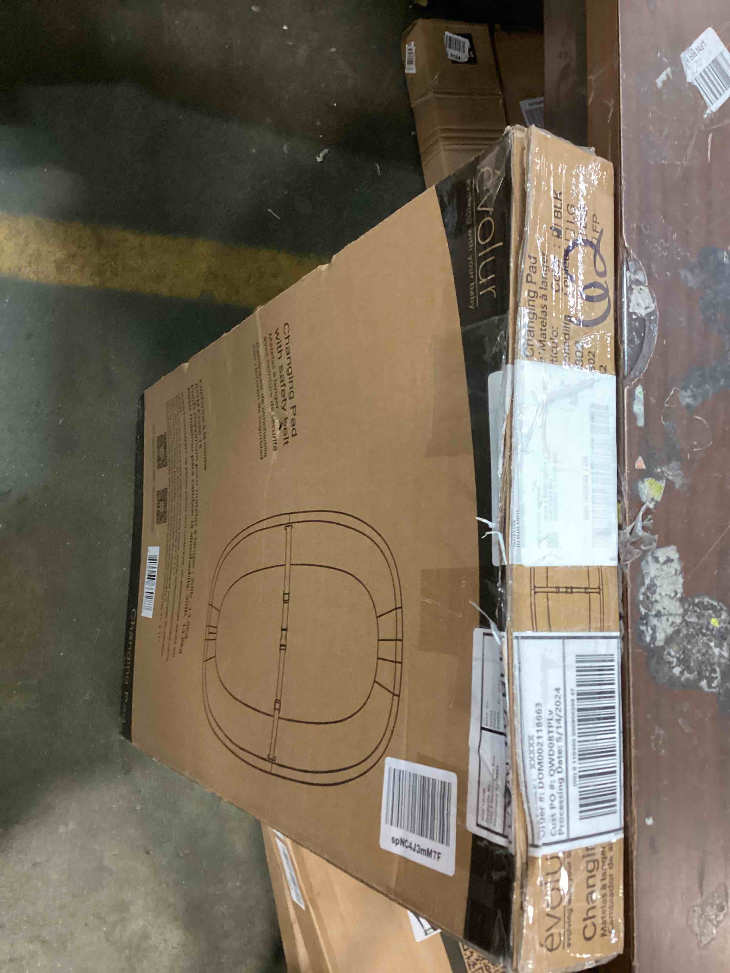 https://s3.amazonaws.com/lotting-images-prod/bidfta/GRN6442934_1718206330140.jpeg