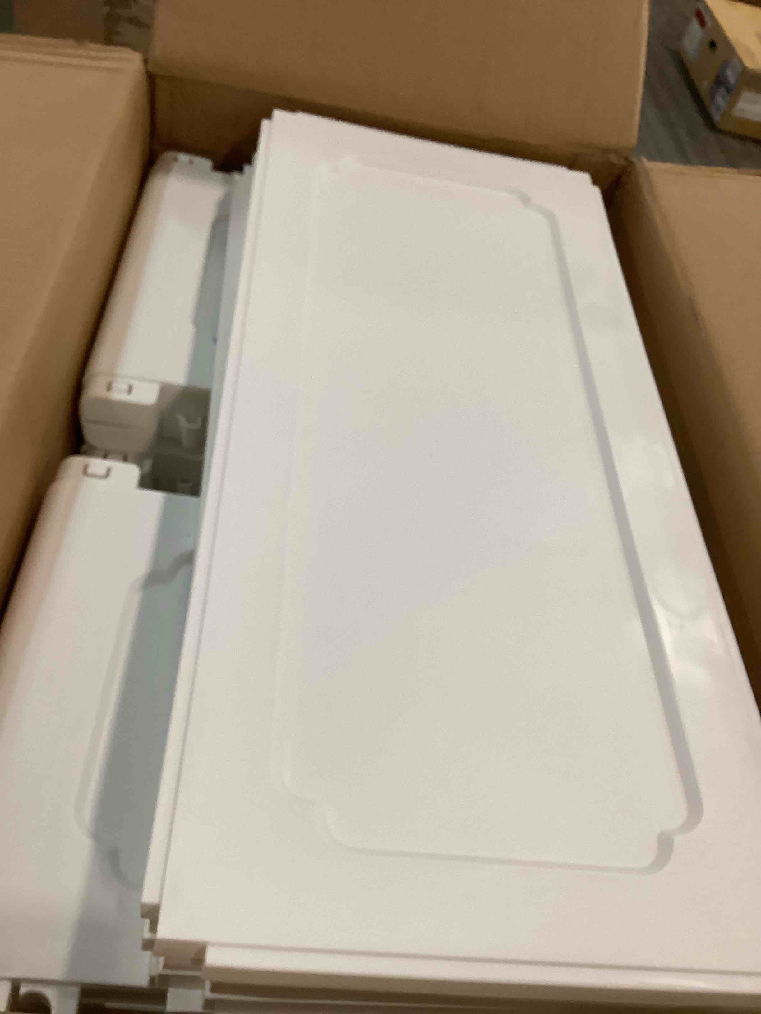 https://s3.amazonaws.com/lotting-images-prod/bidfta/GRN6443407_1716562796465.jpeg