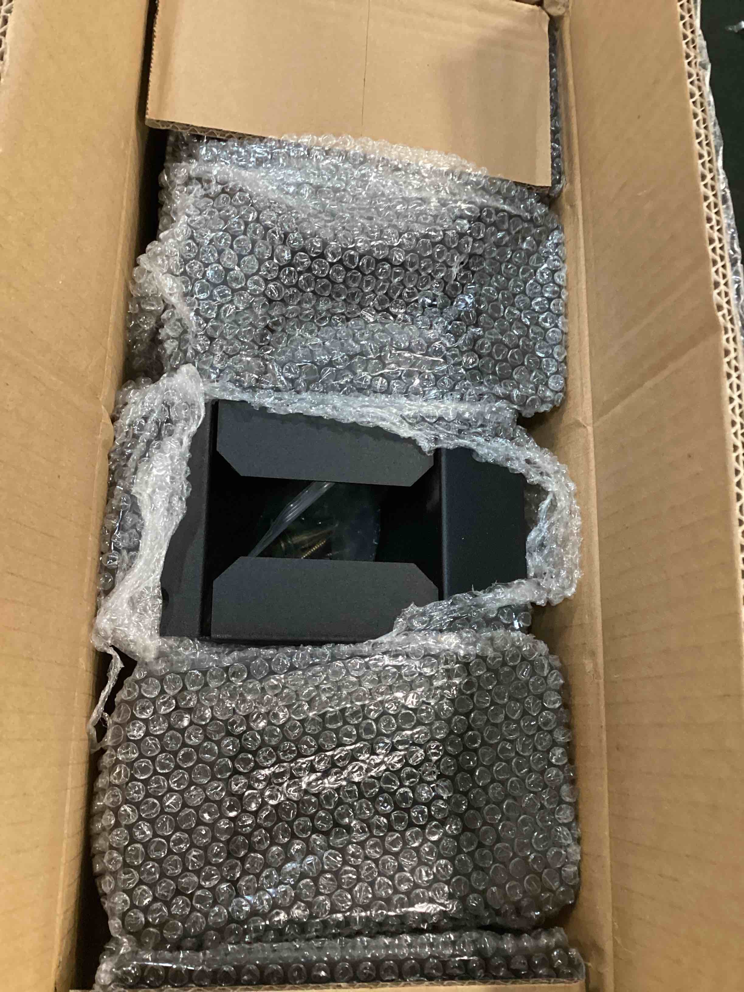 https://s3.amazonaws.com/lotting-images-prod/bidfta/GRN6443544_1716898647151.jpeg