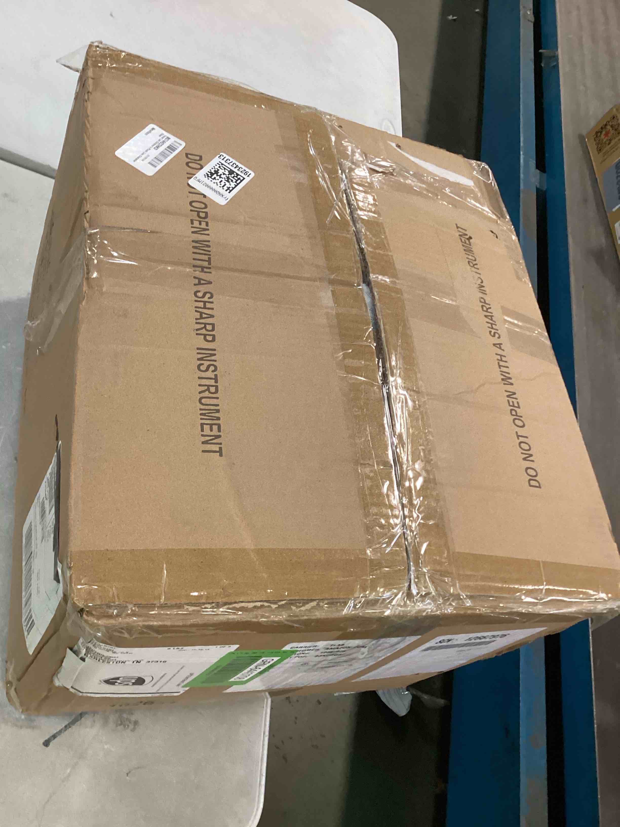 https://s3.amazonaws.com/lotting-images-prod/bidfta/GRN6443708_1716920560256.jpeg