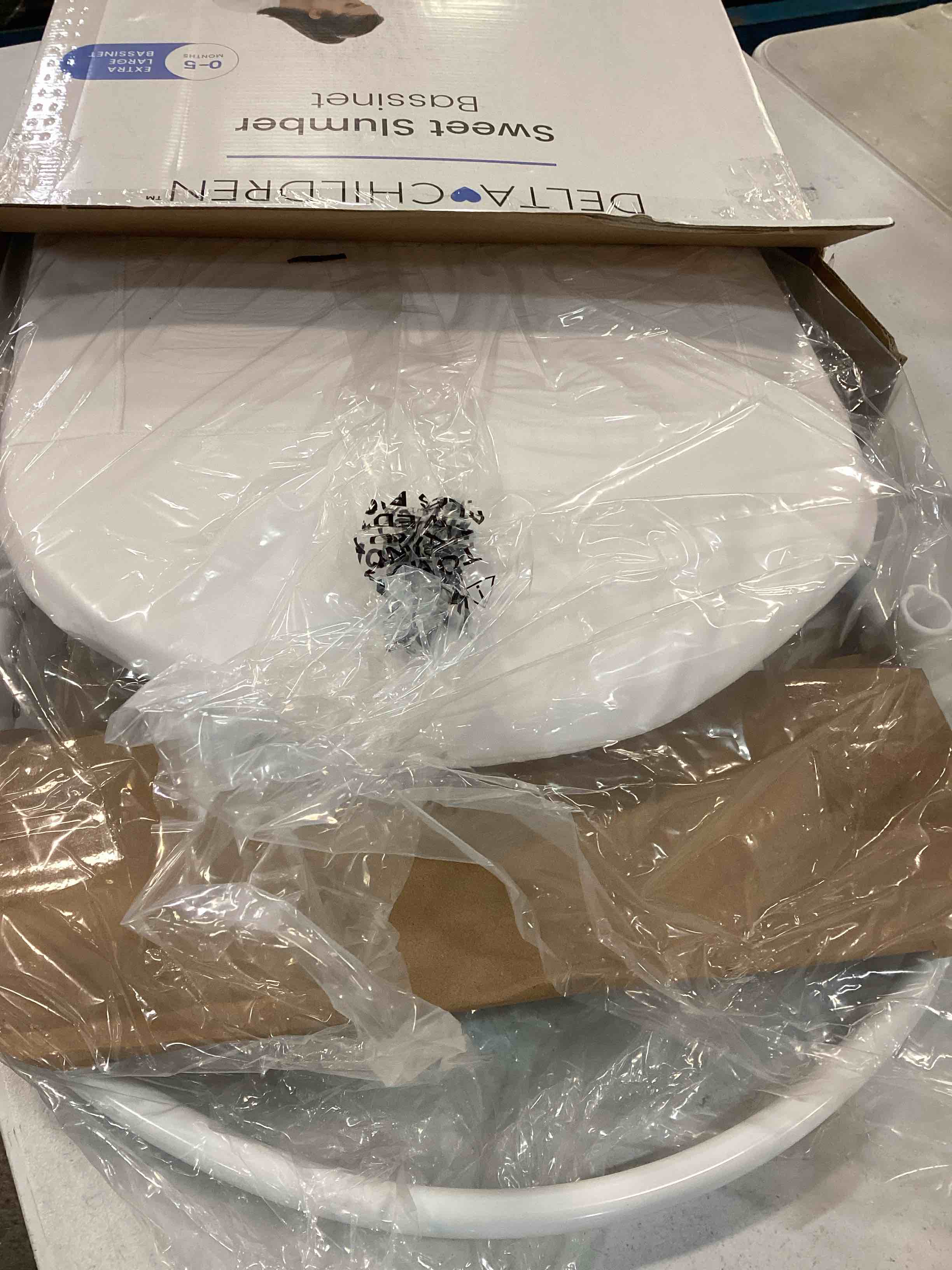 https://s3.amazonaws.com/lotting-images-prod/bidfta/GRN6445468_1717090136999.jpeg