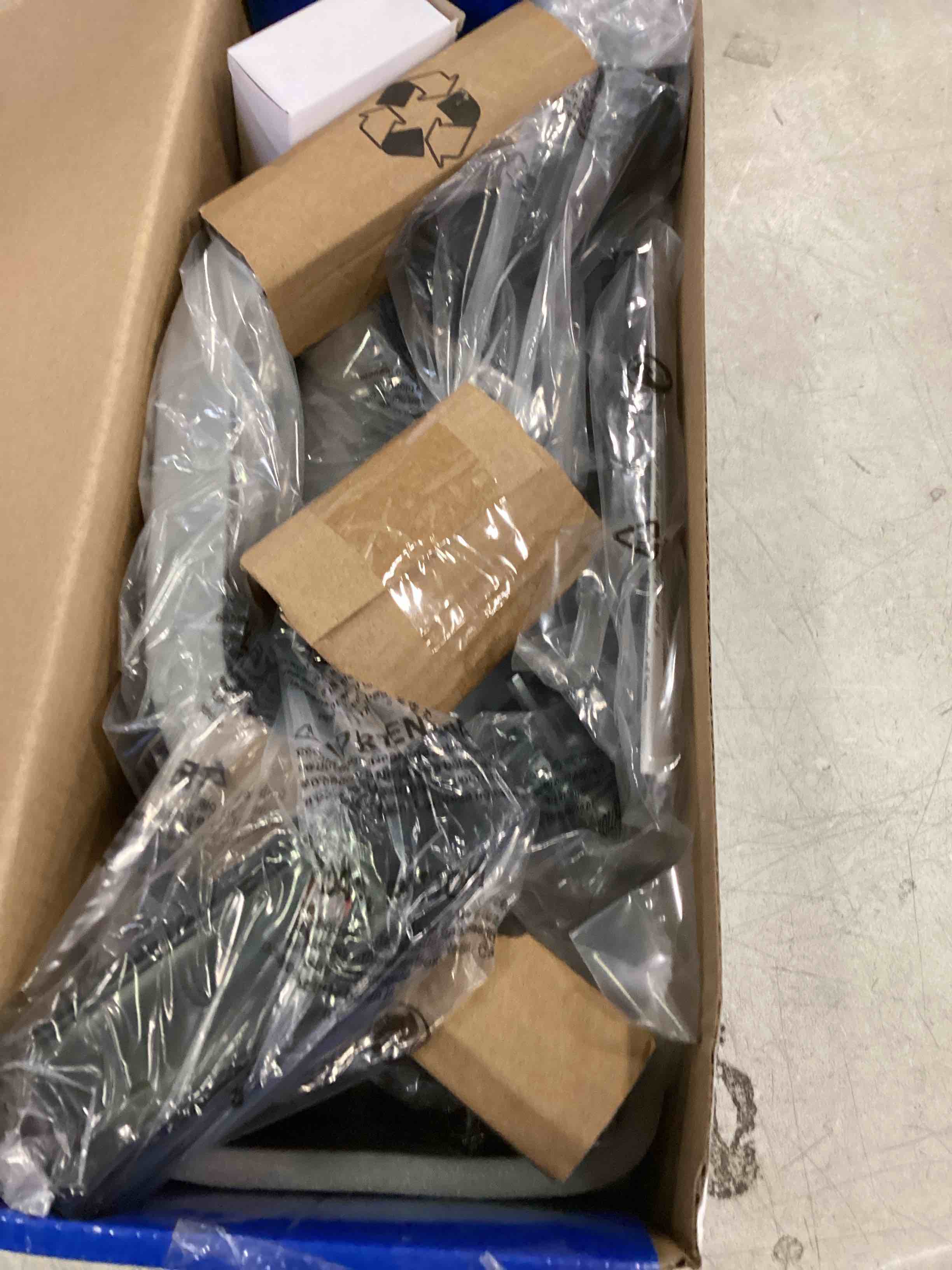 https://s3.amazonaws.com/lotting-images-prod/bidfta/GRN6446048_1716047757985.jpeg