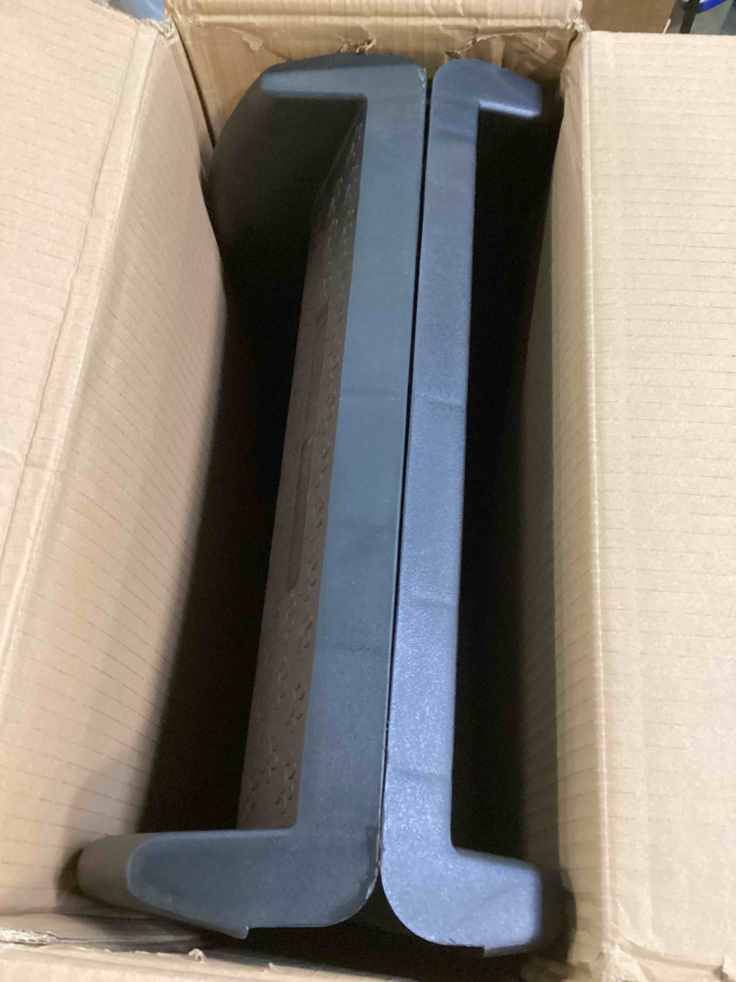 https://s3.amazonaws.com/lotting-images-prod/bidfta/GRN6447010_1716485898540.jpeg