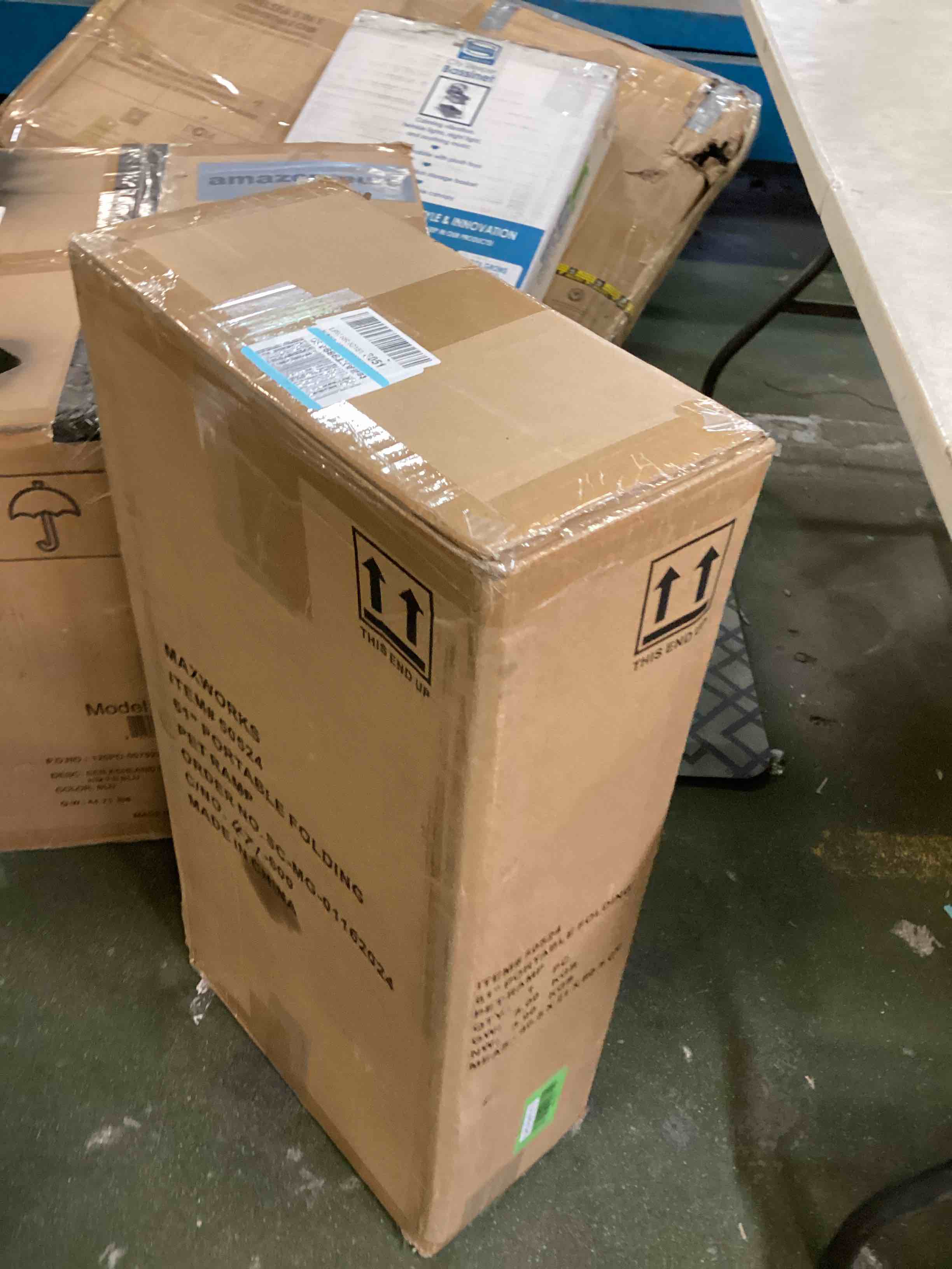 https://s3.amazonaws.com/lotting-images-prod/bidfta/GRN6447010_1716485930854.jpeg