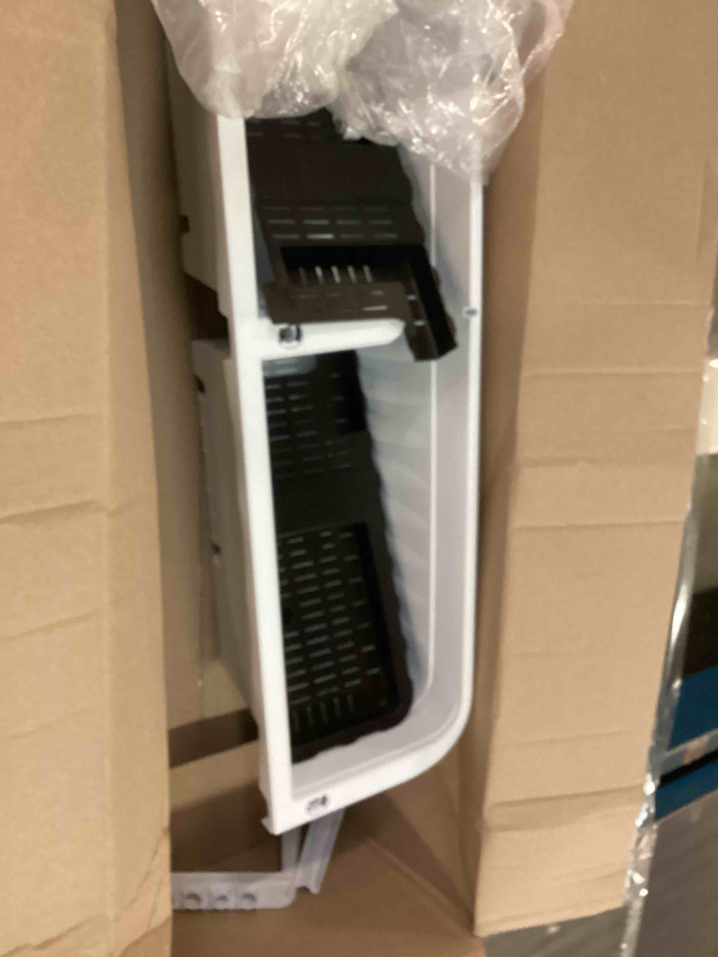 https://s3.amazonaws.com/lotting-images-prod/bidfta/GRN6447136_1716557594799.jpeg