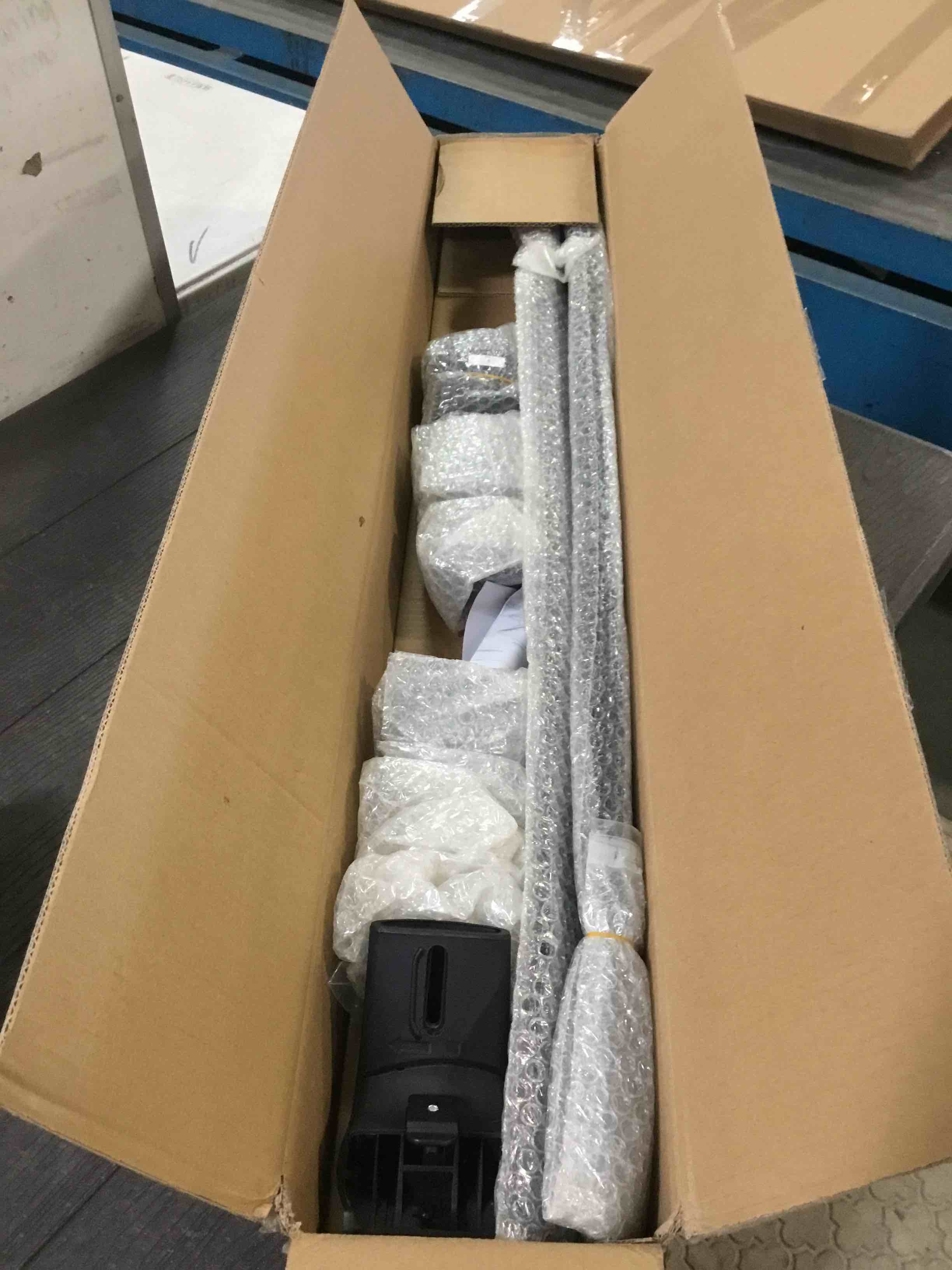 https://s3.amazonaws.com/lotting-images-prod/bidfta/GRN6448148_1716302801810.jpeg