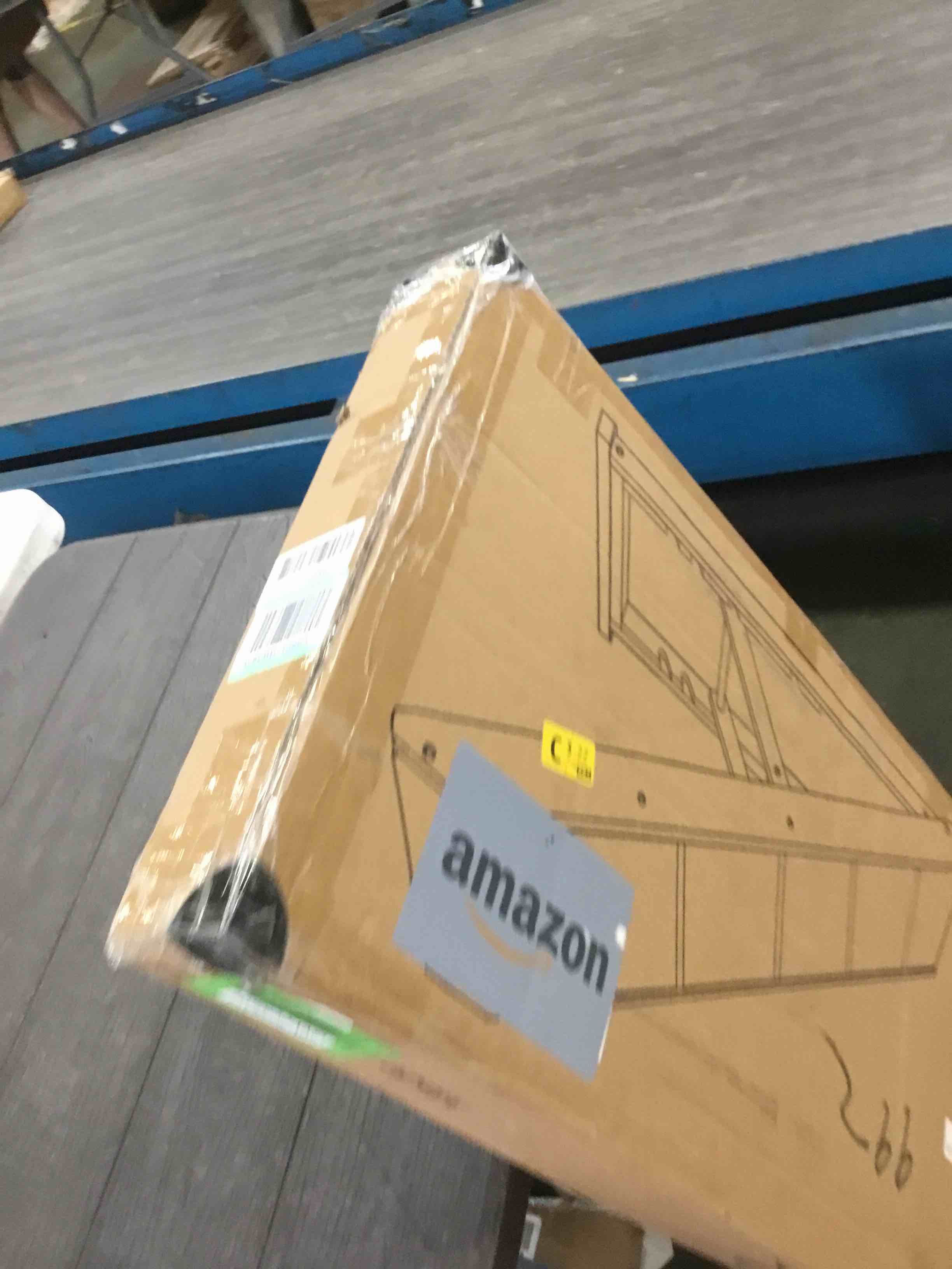 https://s3.amazonaws.com/lotting-images-prod/bidfta/GRN6448231_1716314364616.jpeg