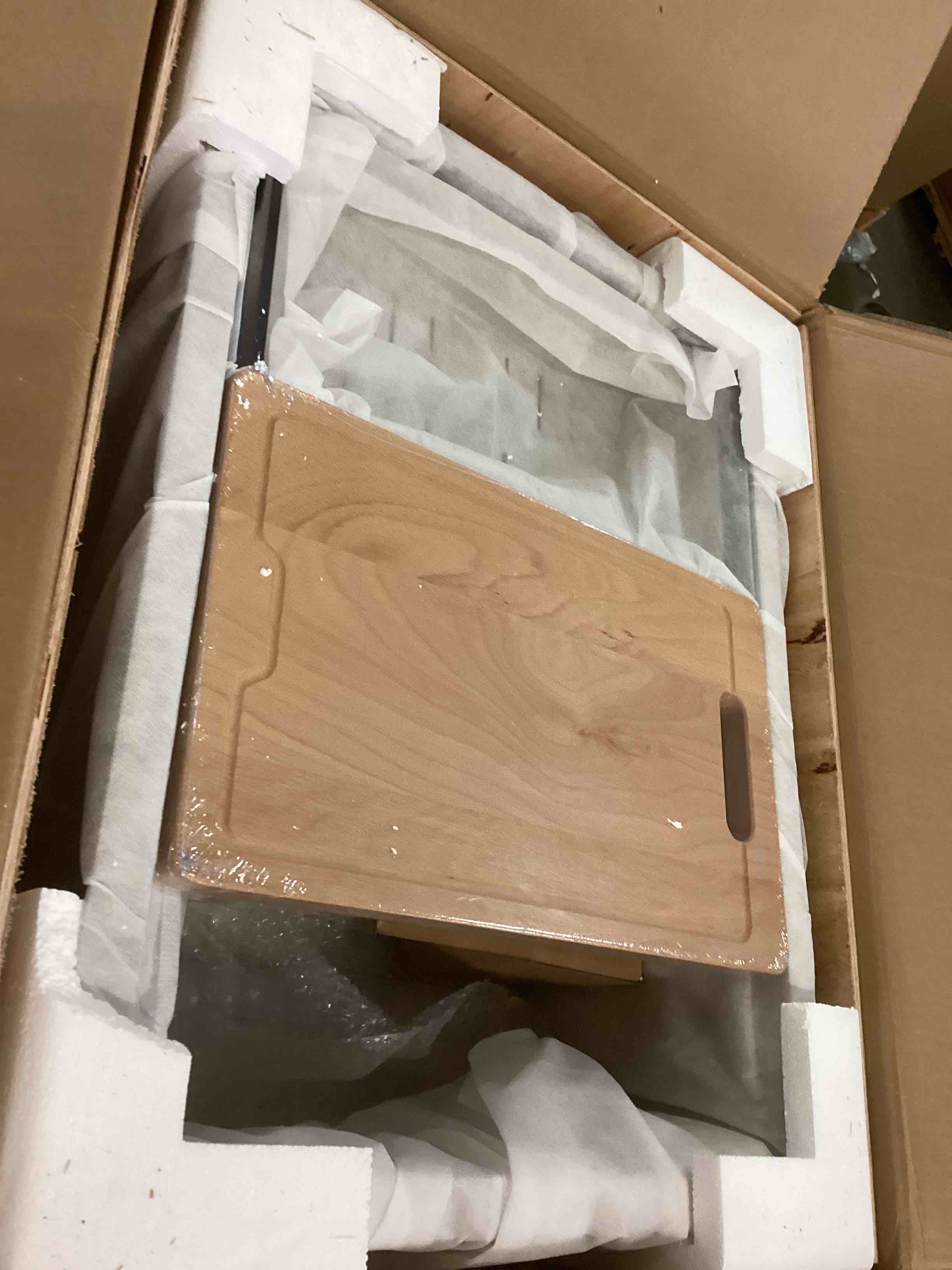 https://s3.amazonaws.com/lotting-images-prod/bidfta/GRN6449639_1716233265352.jpeg