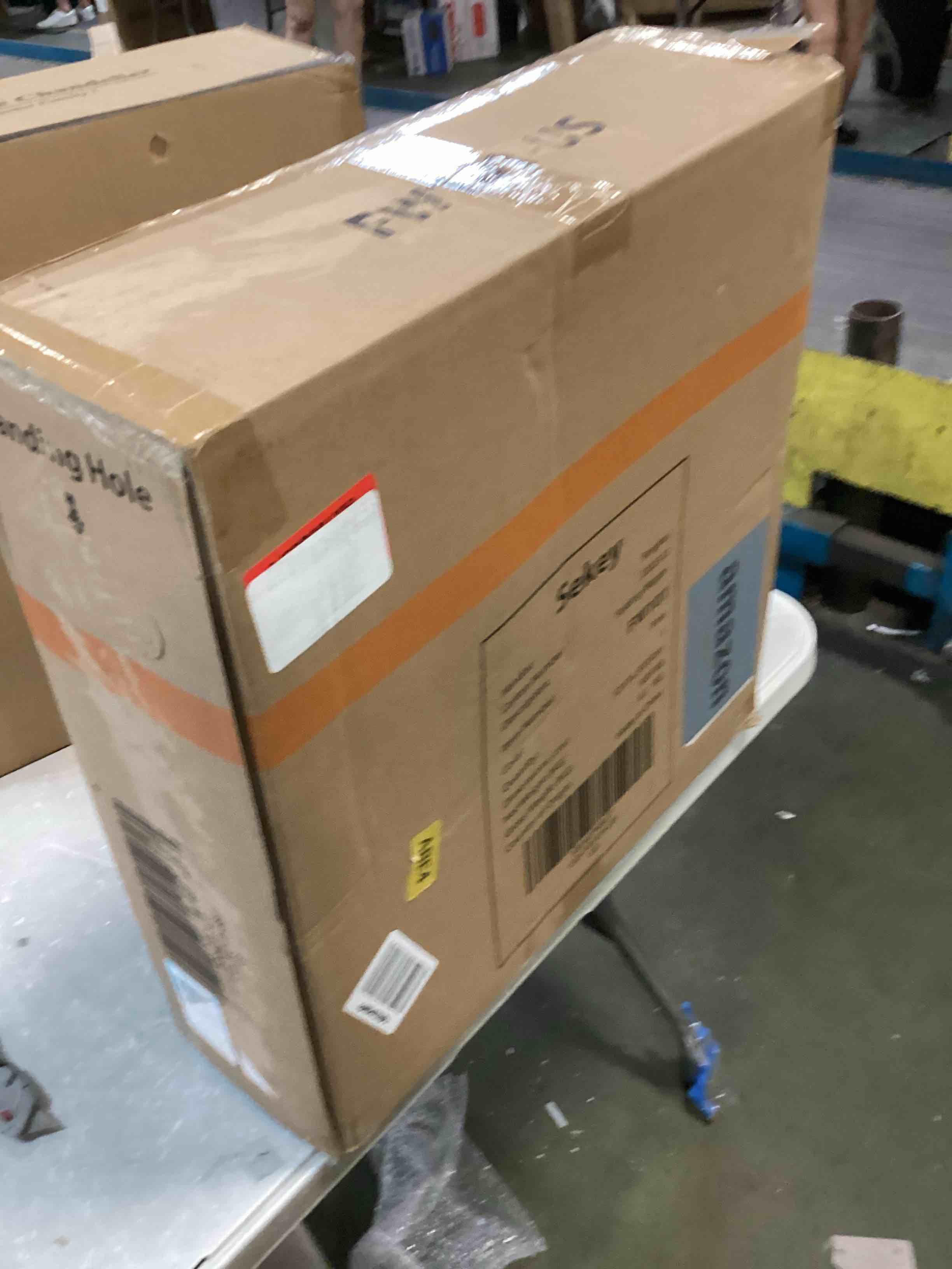 https://s3.amazonaws.com/lotting-images-prod/bidfta/GRN6451279_1716221620745.jpeg