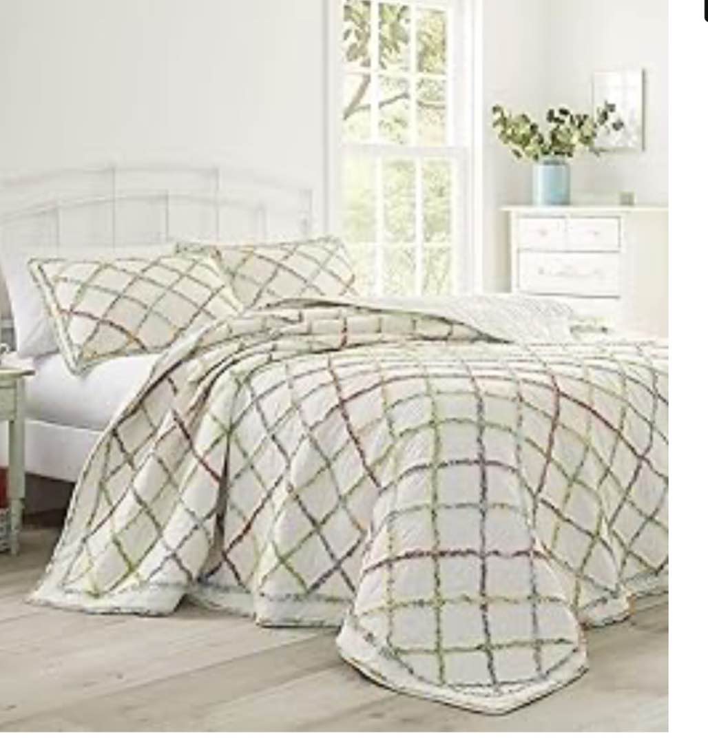 Laura Ashley Ruffle Garden Cotton Quilt