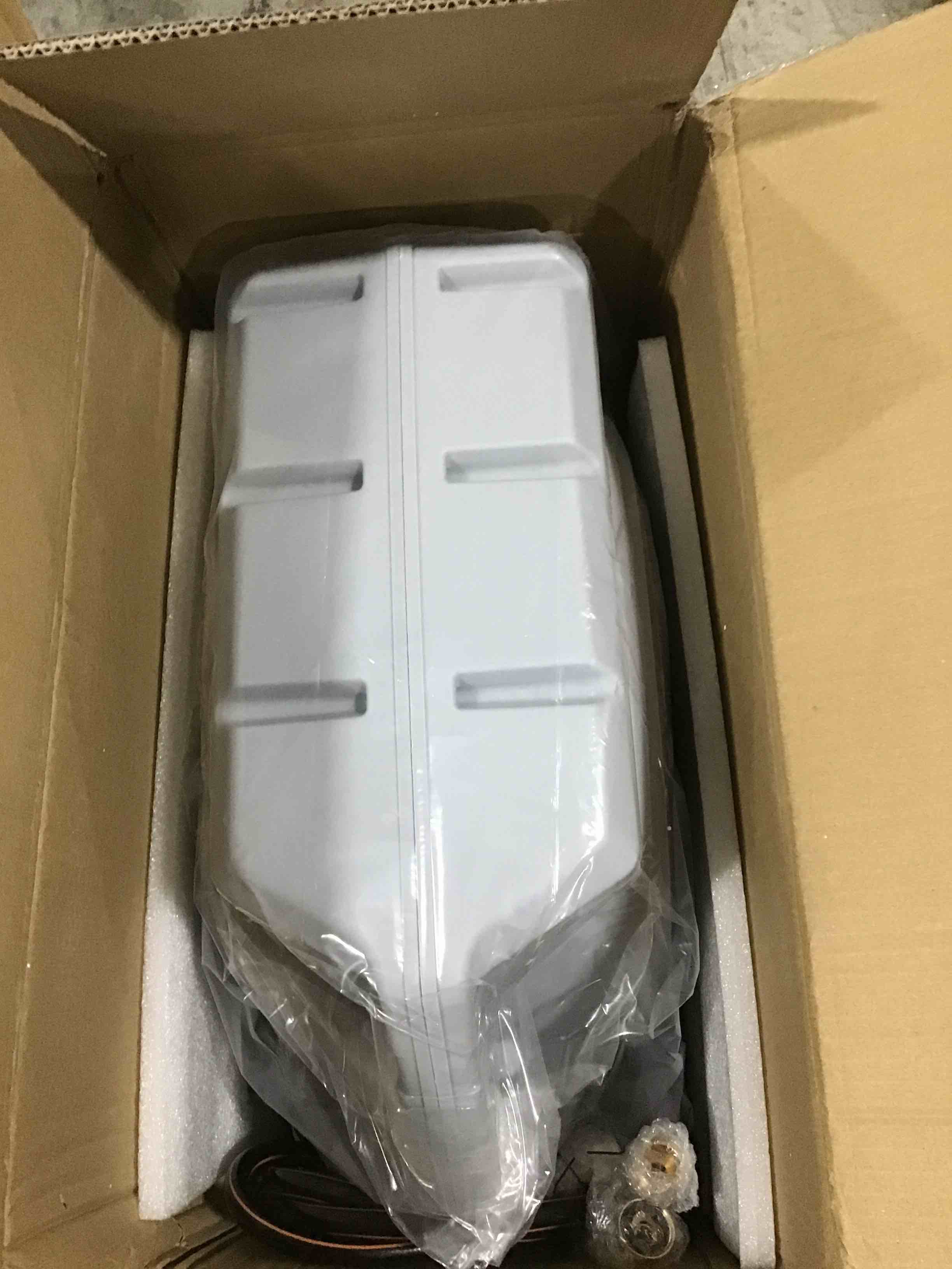 https://s3.amazonaws.com/lotting-images-prod/bidfta/GRN6471746_1716997362548.jpeg