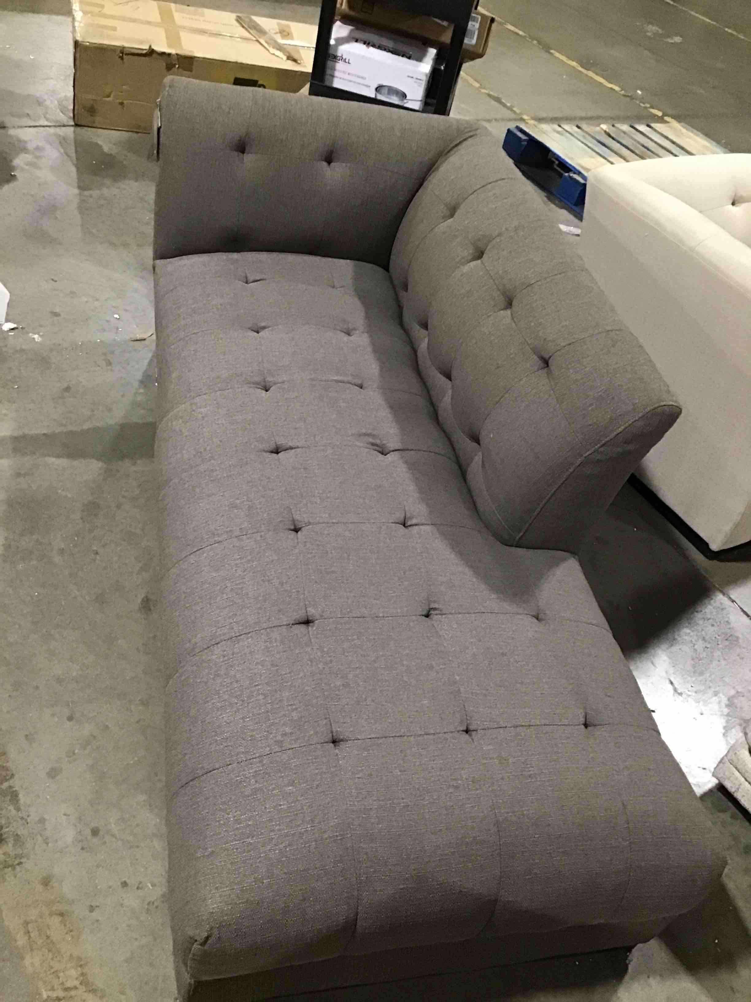 Sofa ( incomplete only 1 piece) 