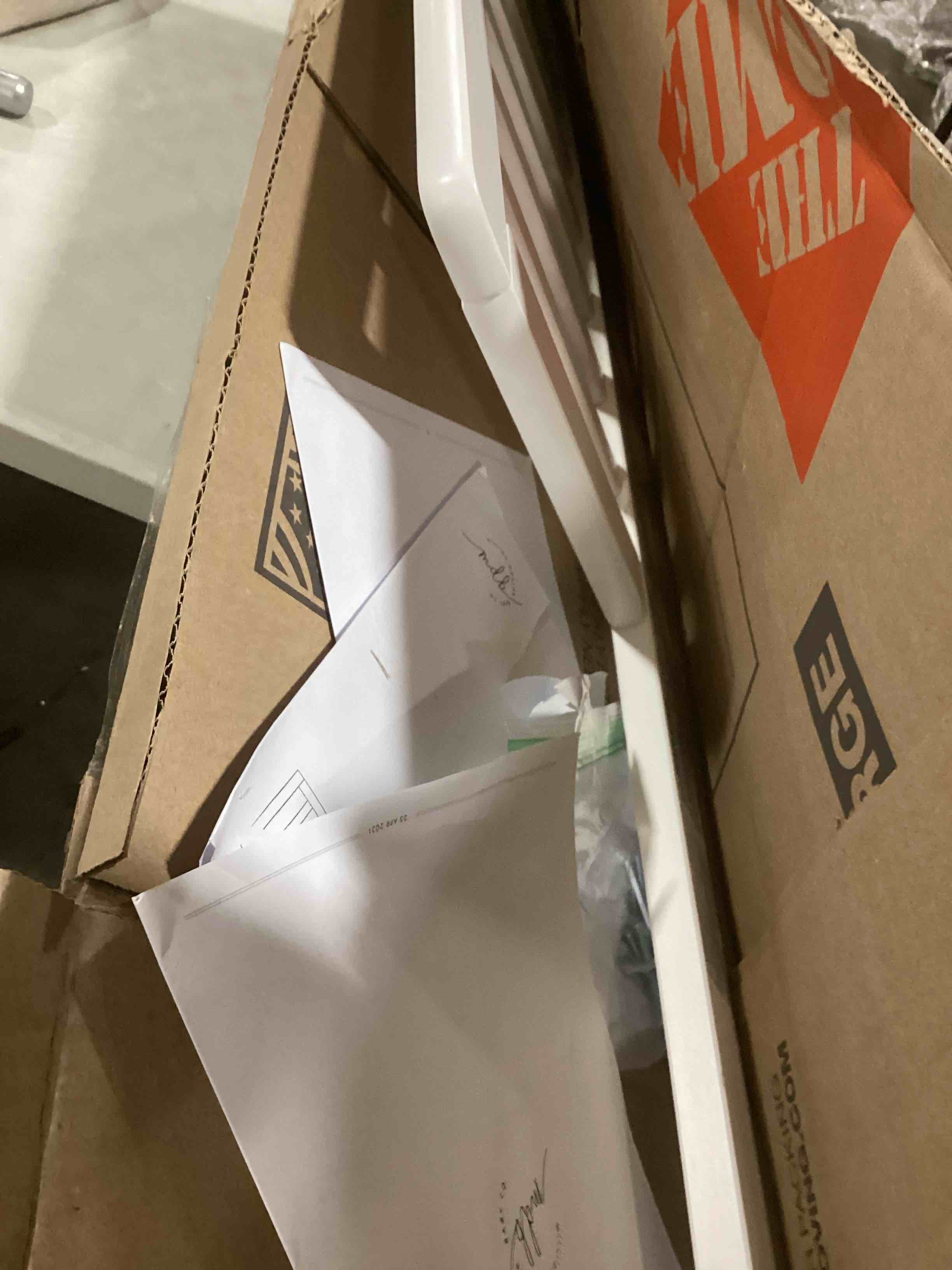 https://s3.amazonaws.com/lotting-images-prod/bidfta/GRN6474841_1718205929996.jpeg