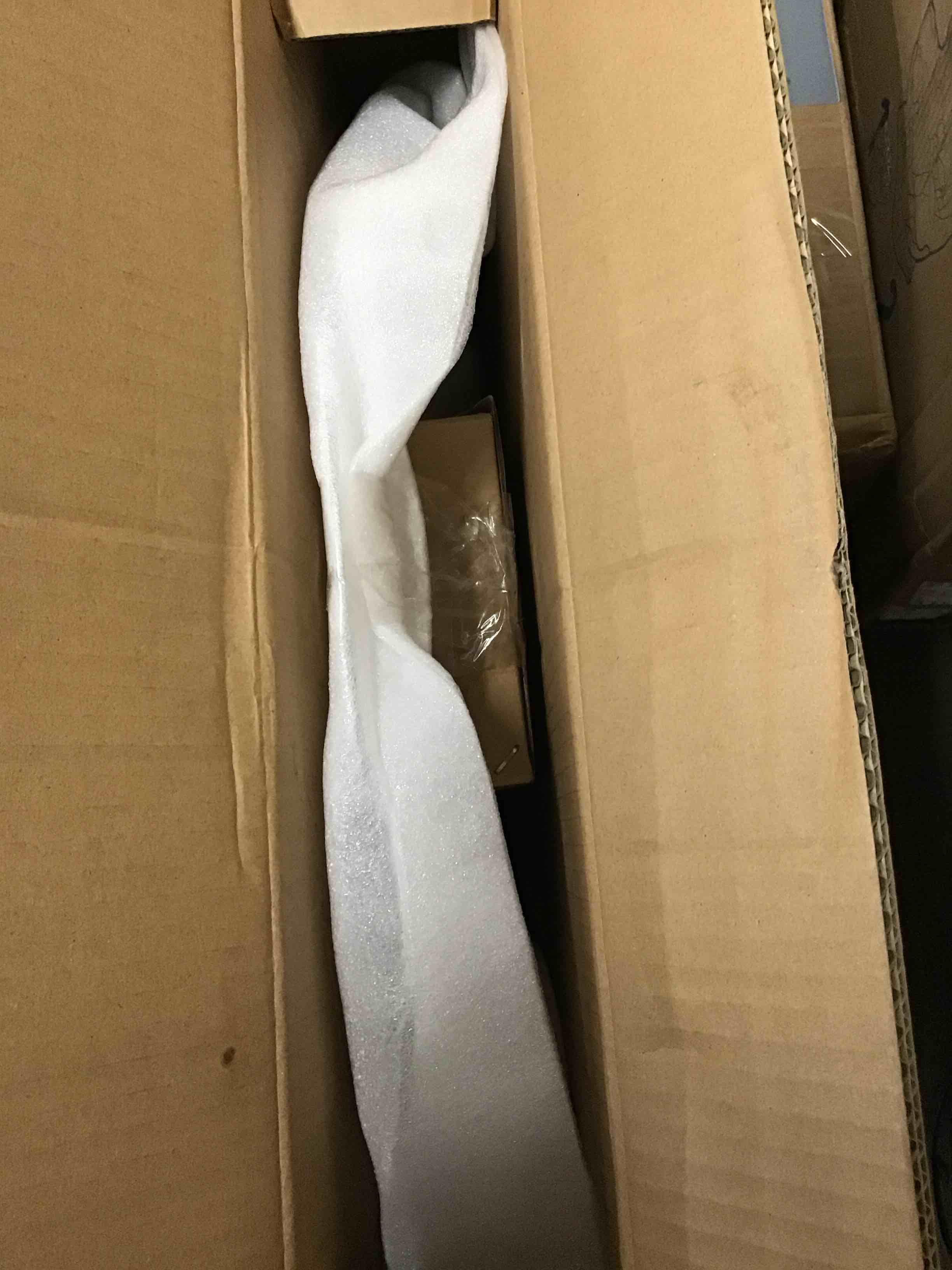 https://s3.amazonaws.com/lotting-images-prod/bidfta/GRN6480964_1724428041816.jpeg