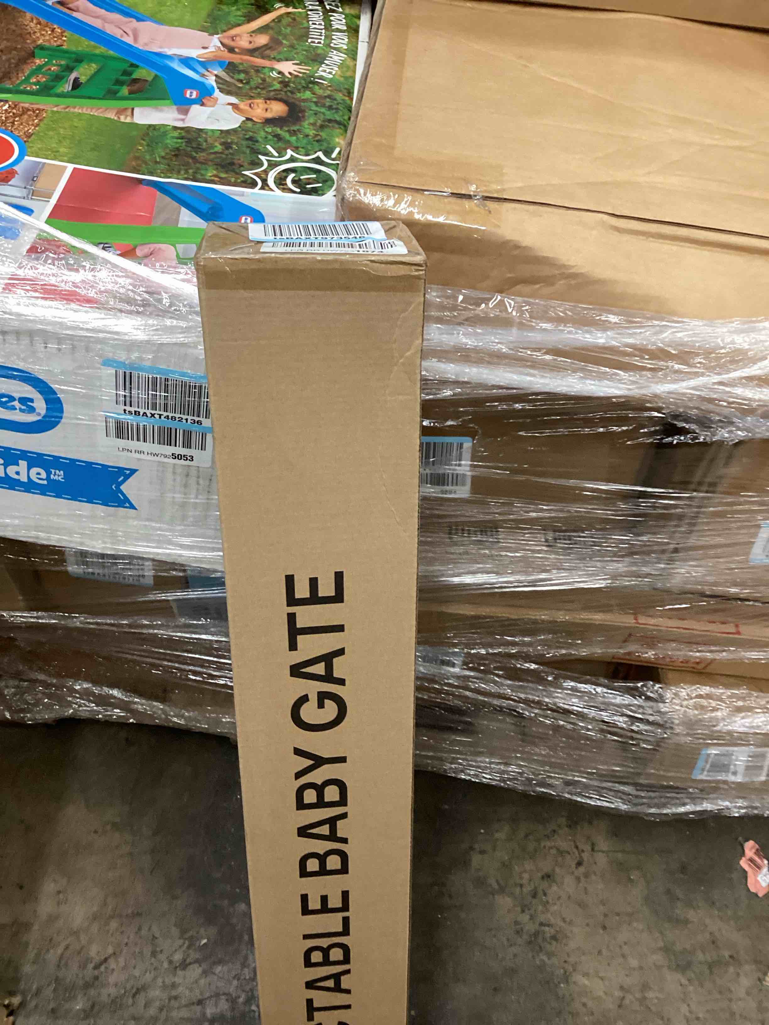 YOOFOR Retractable Baby Gate, Extra Wide Safety Kids or Pets Gate, 33